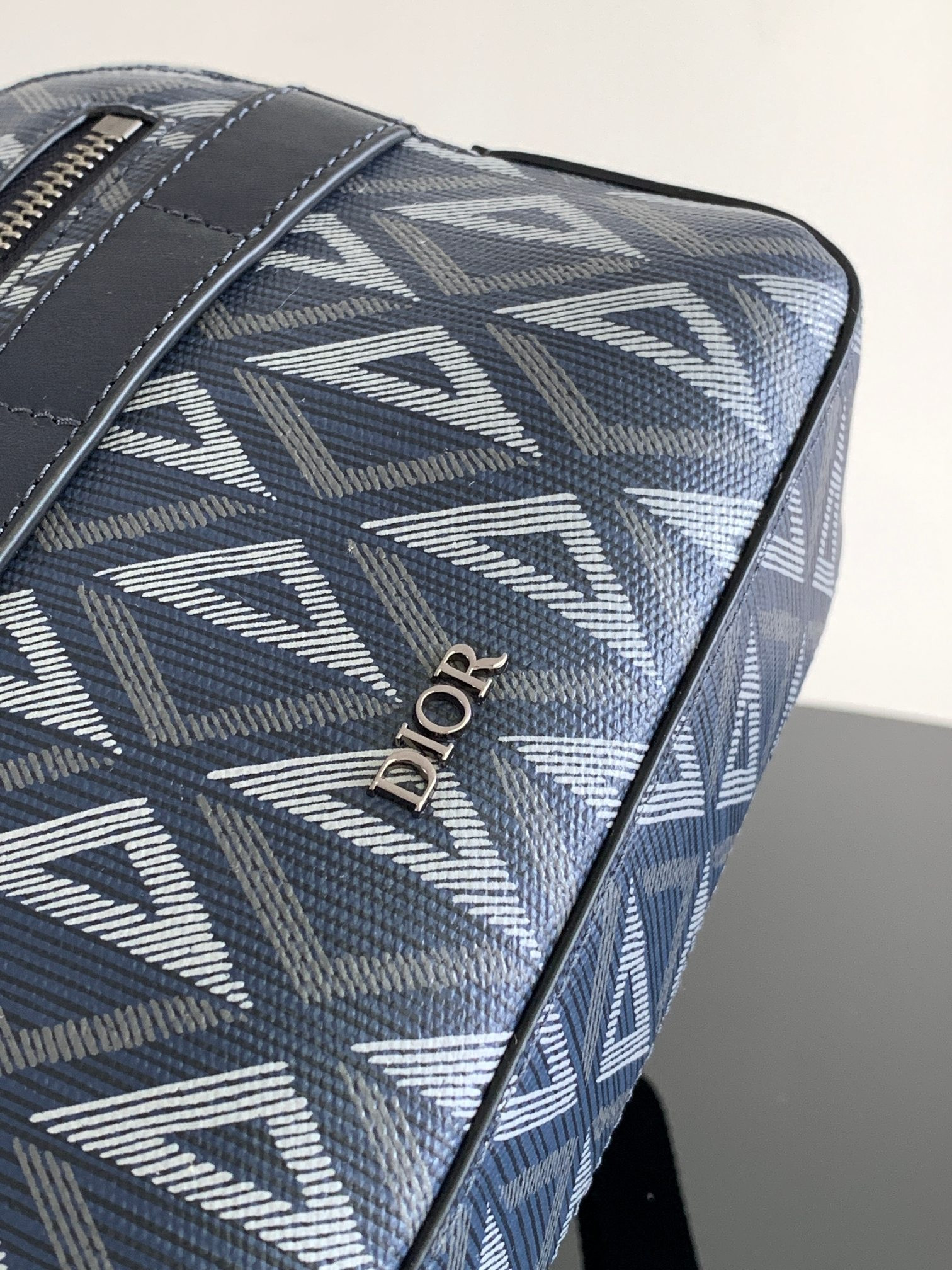 D*0r Safari Bag with Strap Blue white 8.5 x 6 x 2.5 inches