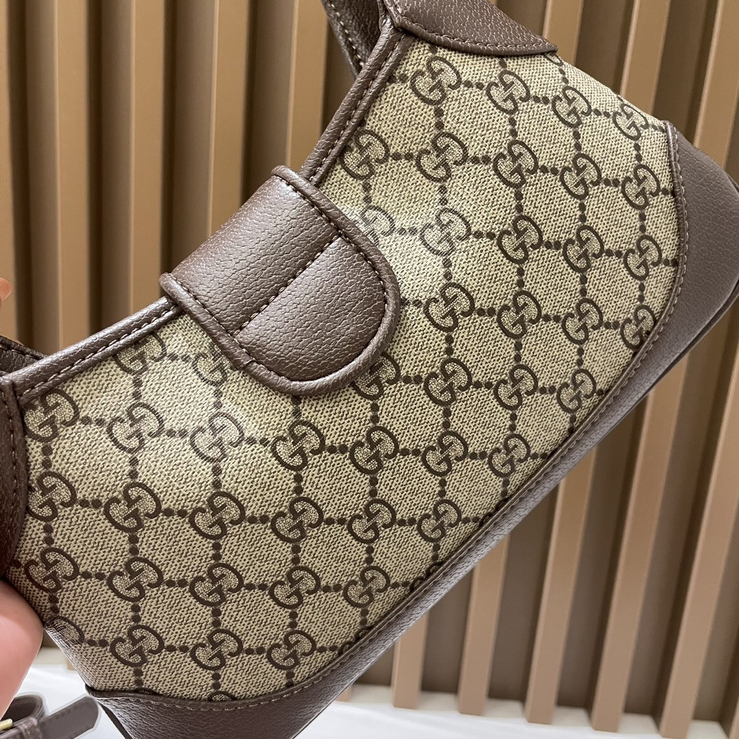 G*u*i APHRODITE SHOULDER BAG 27 X 13.5 X 2 cm