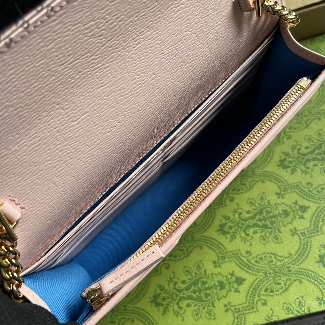 CHAIN WALLET WITH G*u*i SCRIPT PINK 7.8"W x 5"H x 1.6"D