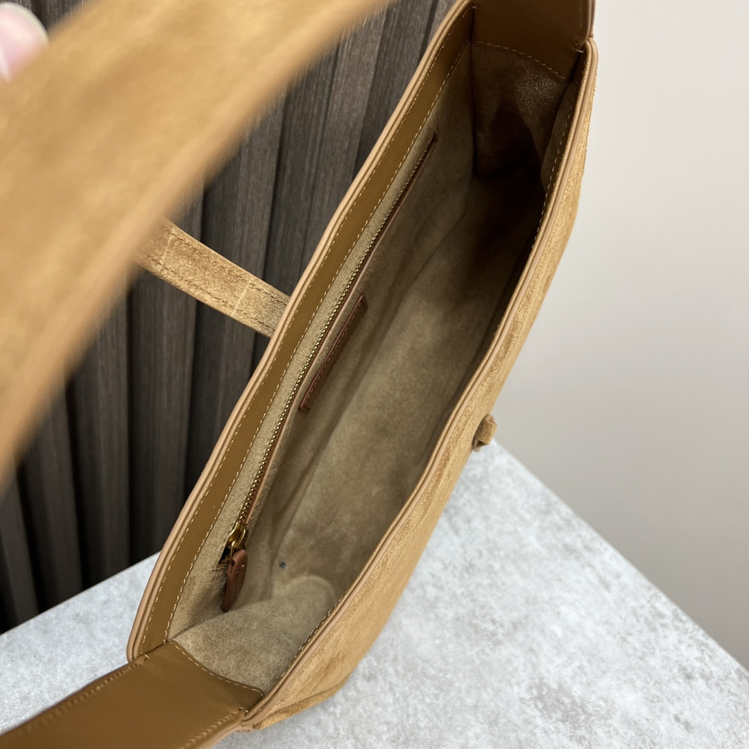 Y*L LE 5 À 7 IN SUEDE BROWN 9 X 6.3 X 2.5 INCHES