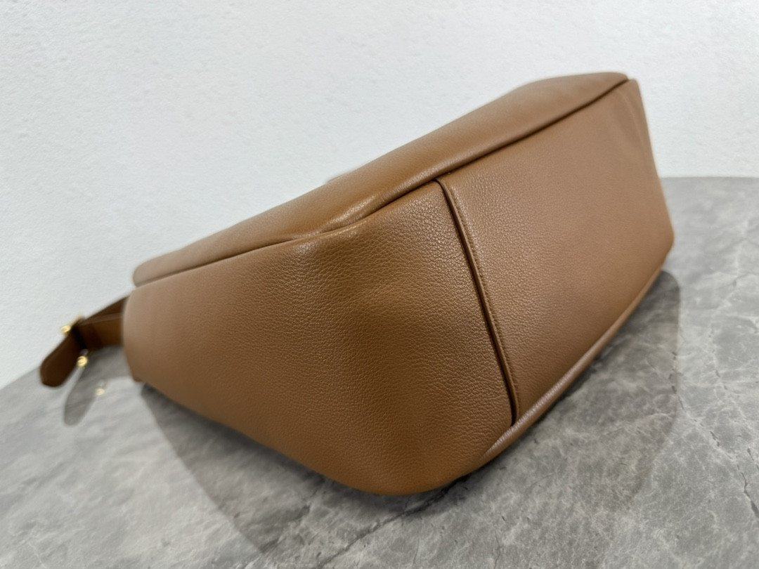 Y*L LE 5 À 7 S*pPLE LARGE IN SMOOTH LEATHER DUSTY GREY 11.8" X 11" X 4.3"