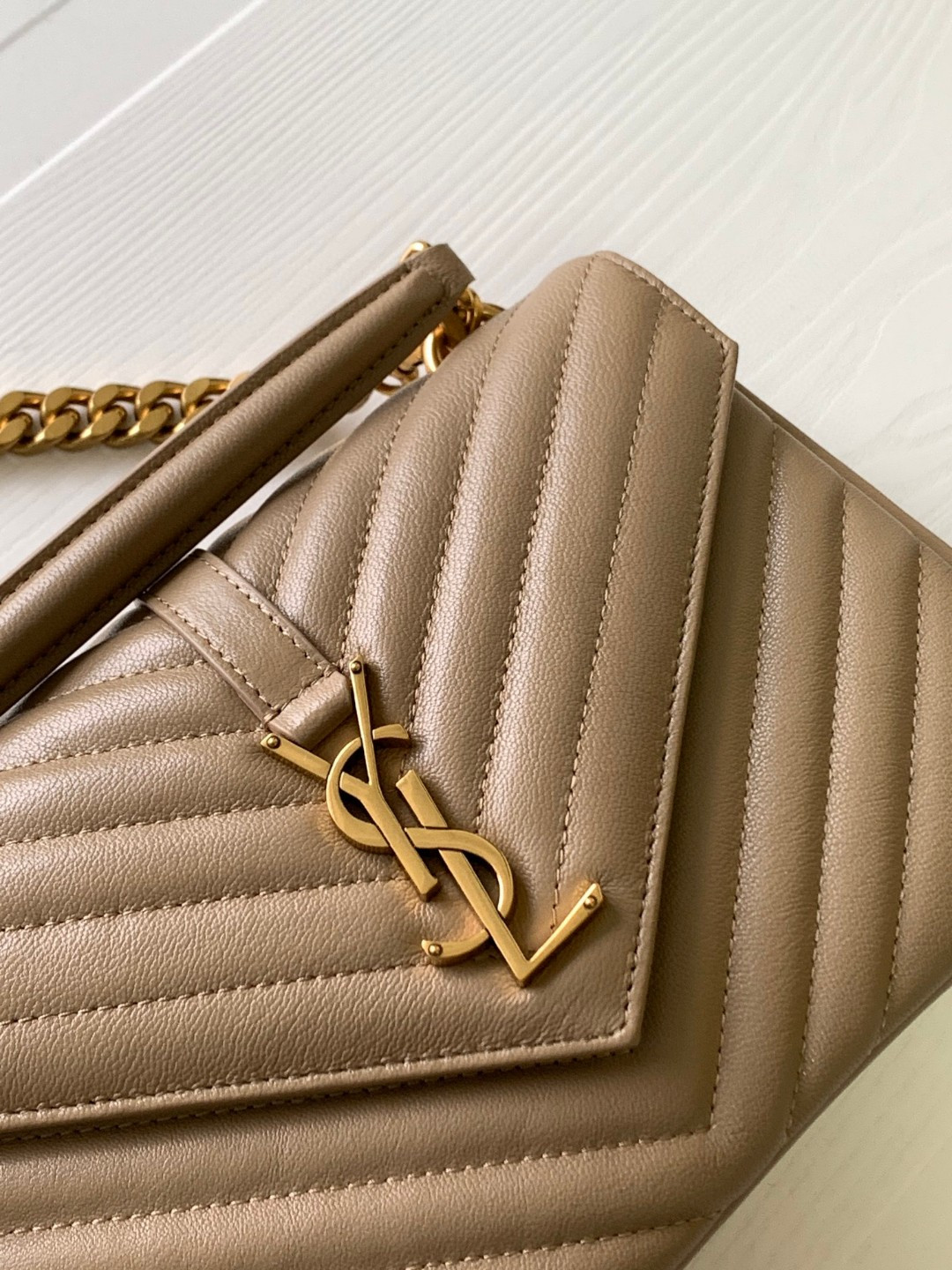 Y*L COLLEGE MEDIUM IN QUILTED LEATHER BROWN 9.4 X 6.6 X 2.5 INCHES