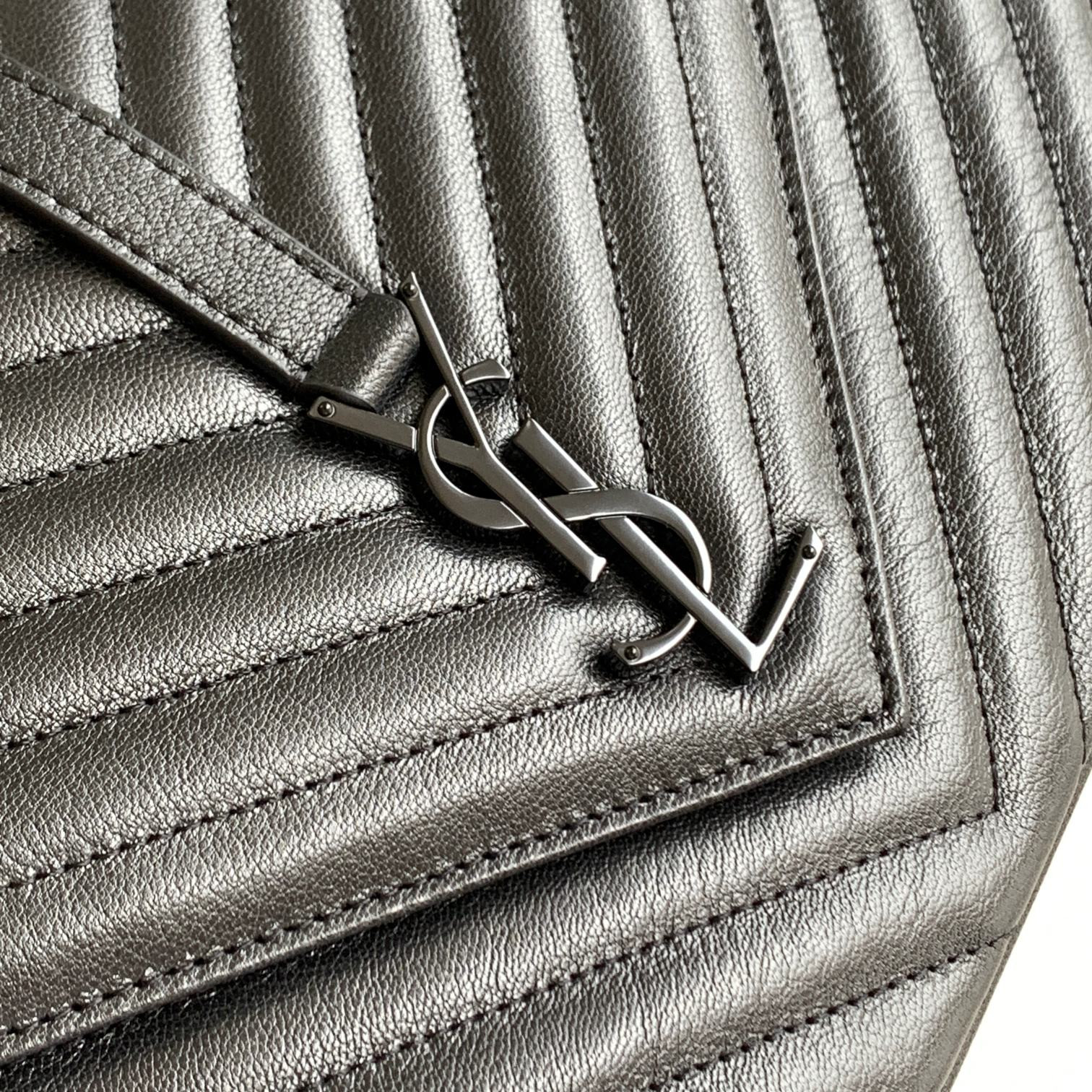 Y*L COLLEGE MEDIUM IN QUILTED LEATHER ALL BLACK 9.4 X 6.6 X 2.5 INCHES