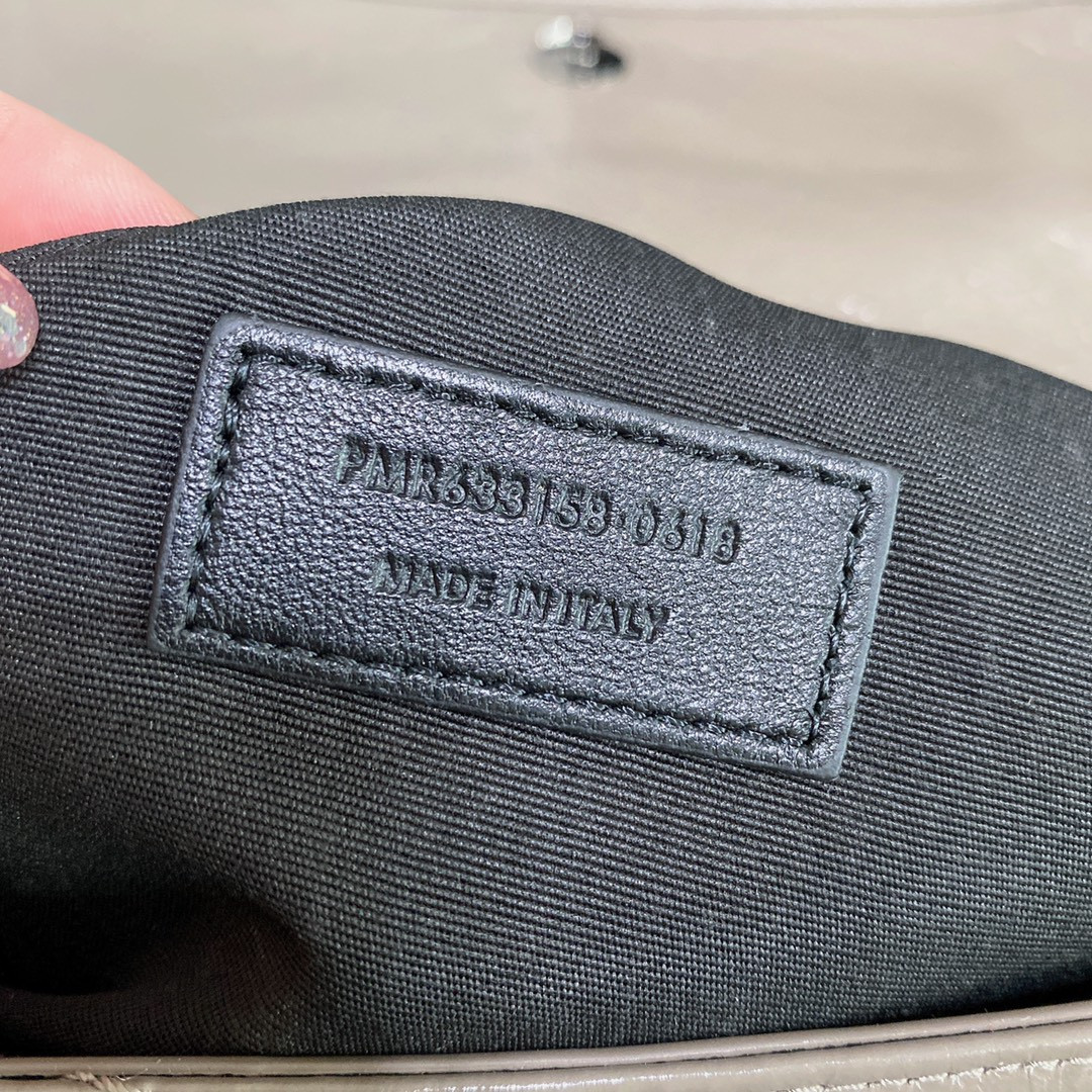 Y*L NIKI MEDIUM IN VINTAGE LEATHER LIGHT GRAY 11 X 7.8 X 3.3 INCHES