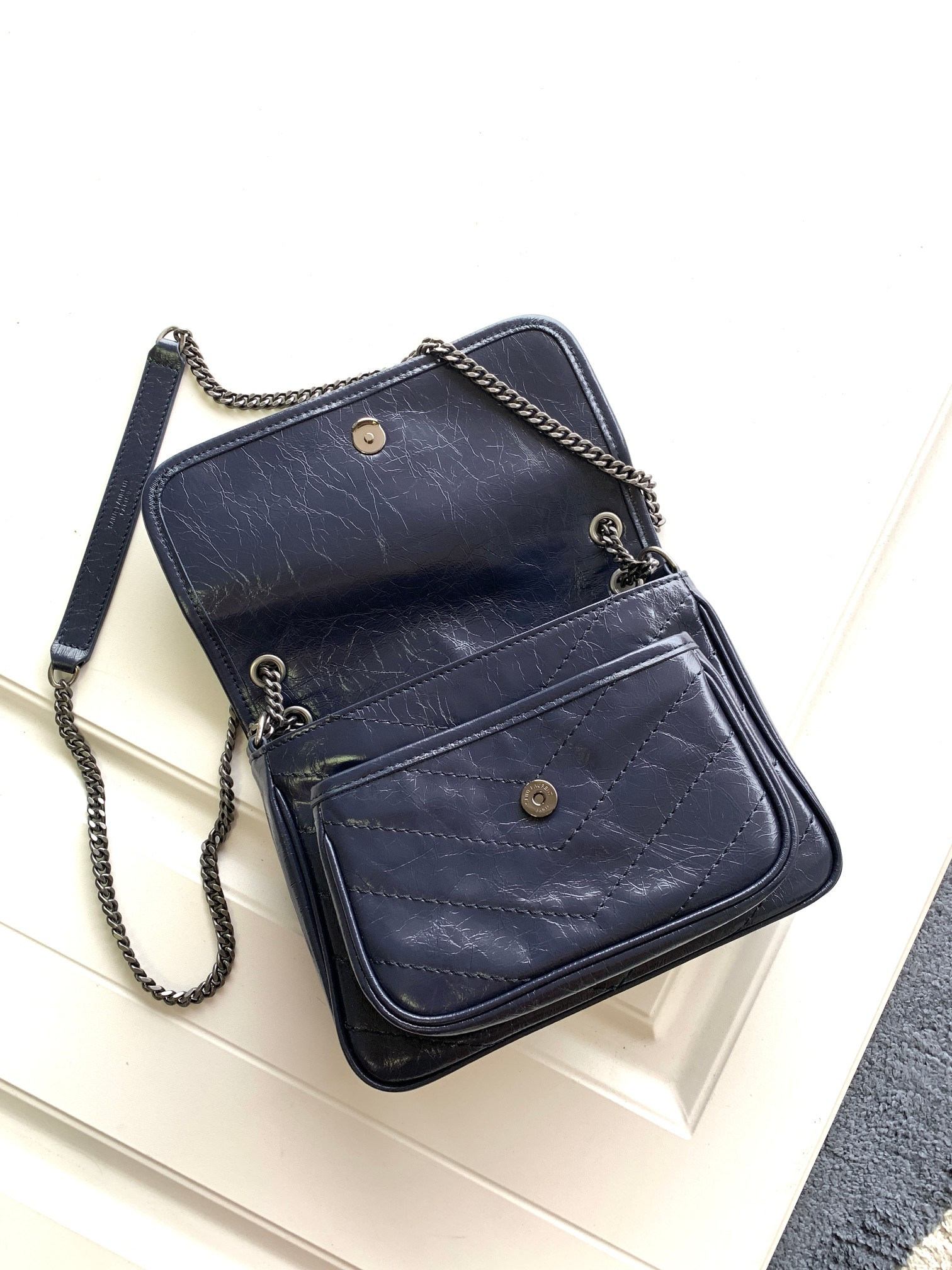Y*L NIKI BABY IN VINTAGE LEATHER NAVY 8.2 X 6 X 2.9 INCHES