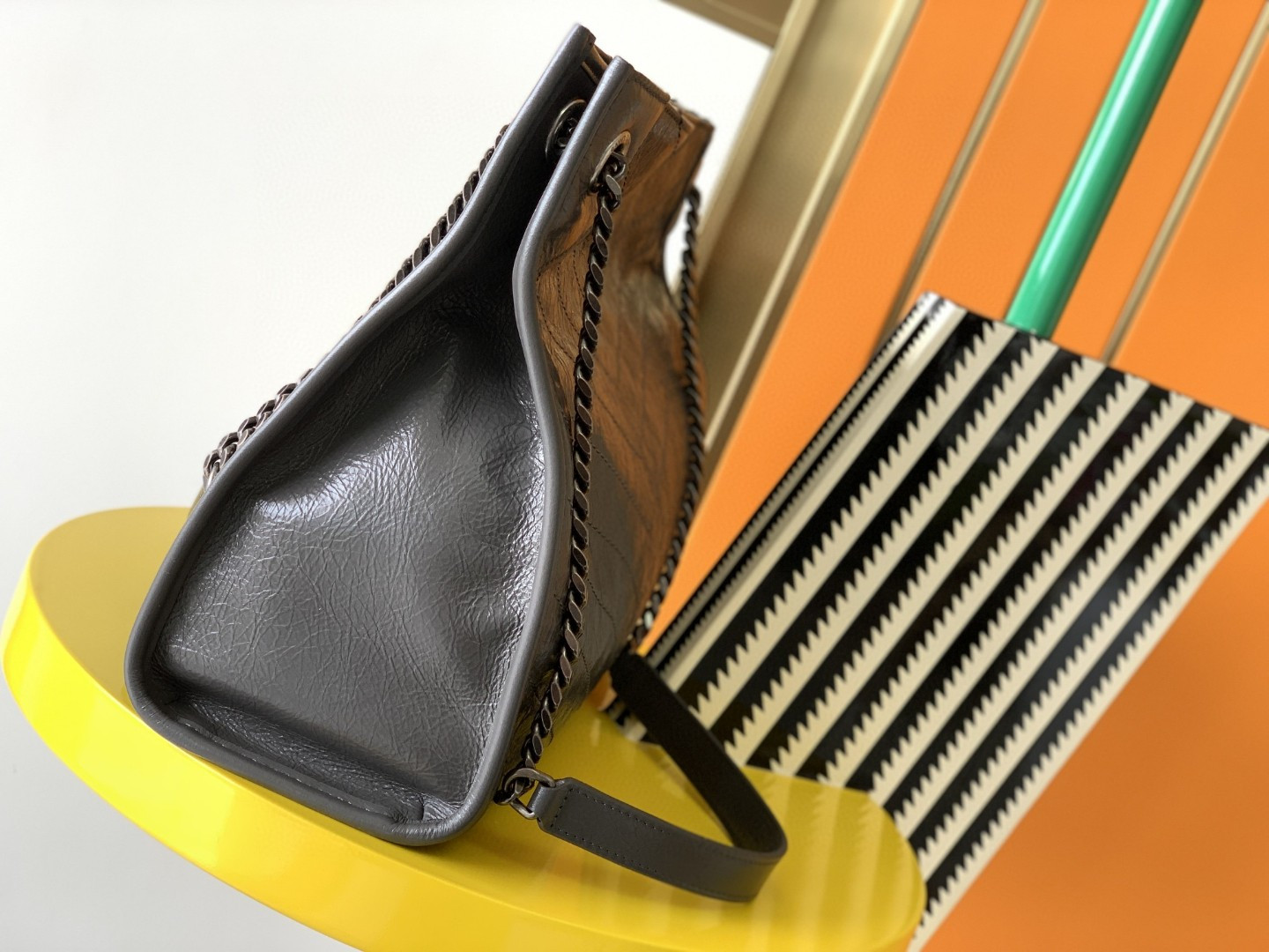 Y*L NIKI SHOPPING IN VINTAGE LEATHER GRAY 12.9 X 10.6 X 4.5 INCHES