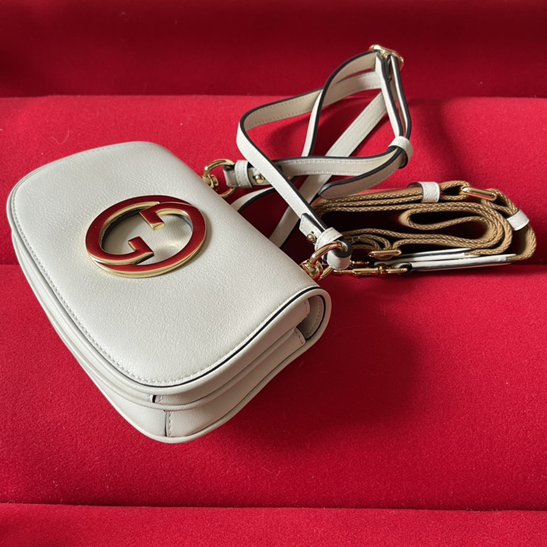 G*u*i BLONDIE MINI BAG WHITE 8.7"W x 5.1"H x 2.2"D