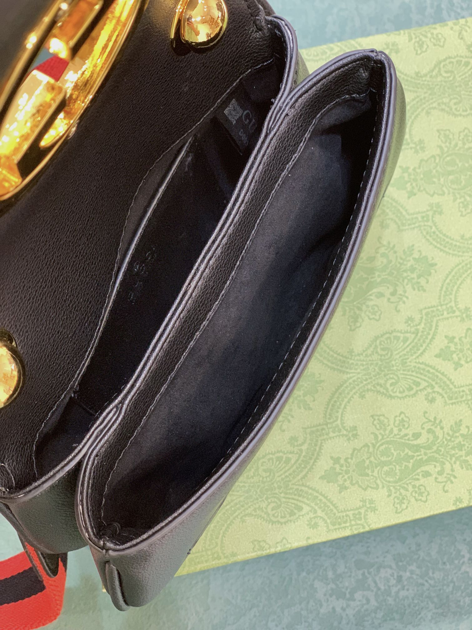 G*u*i BLONDIE MINI BAG BLACK 8.7"W x 5.1"H x 2.2"D