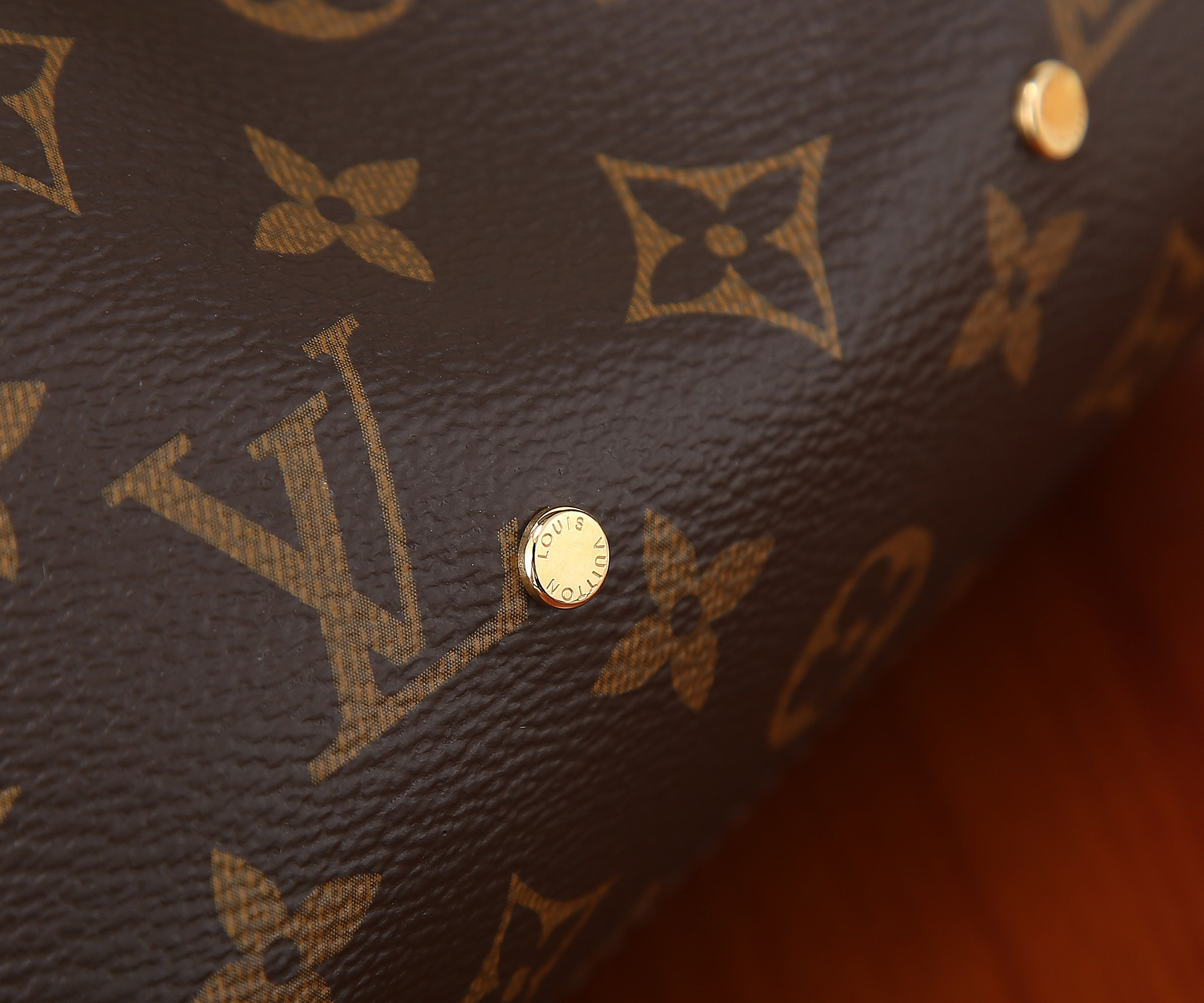 L0*is V*t0n M46816 Atlantis BB 17 x 17 x 7 cm