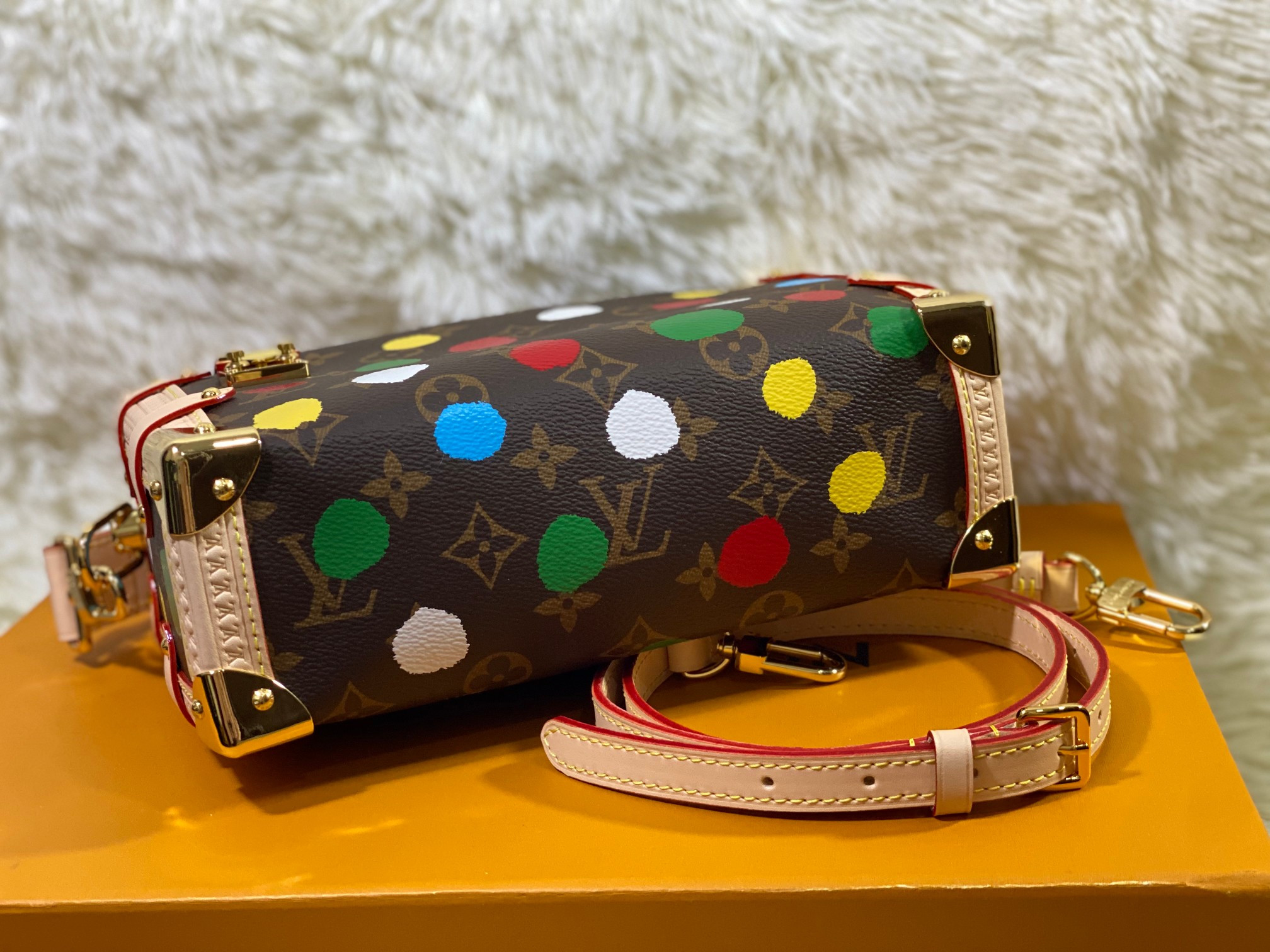 L0*is V*t0n M46396 21x14x6cm