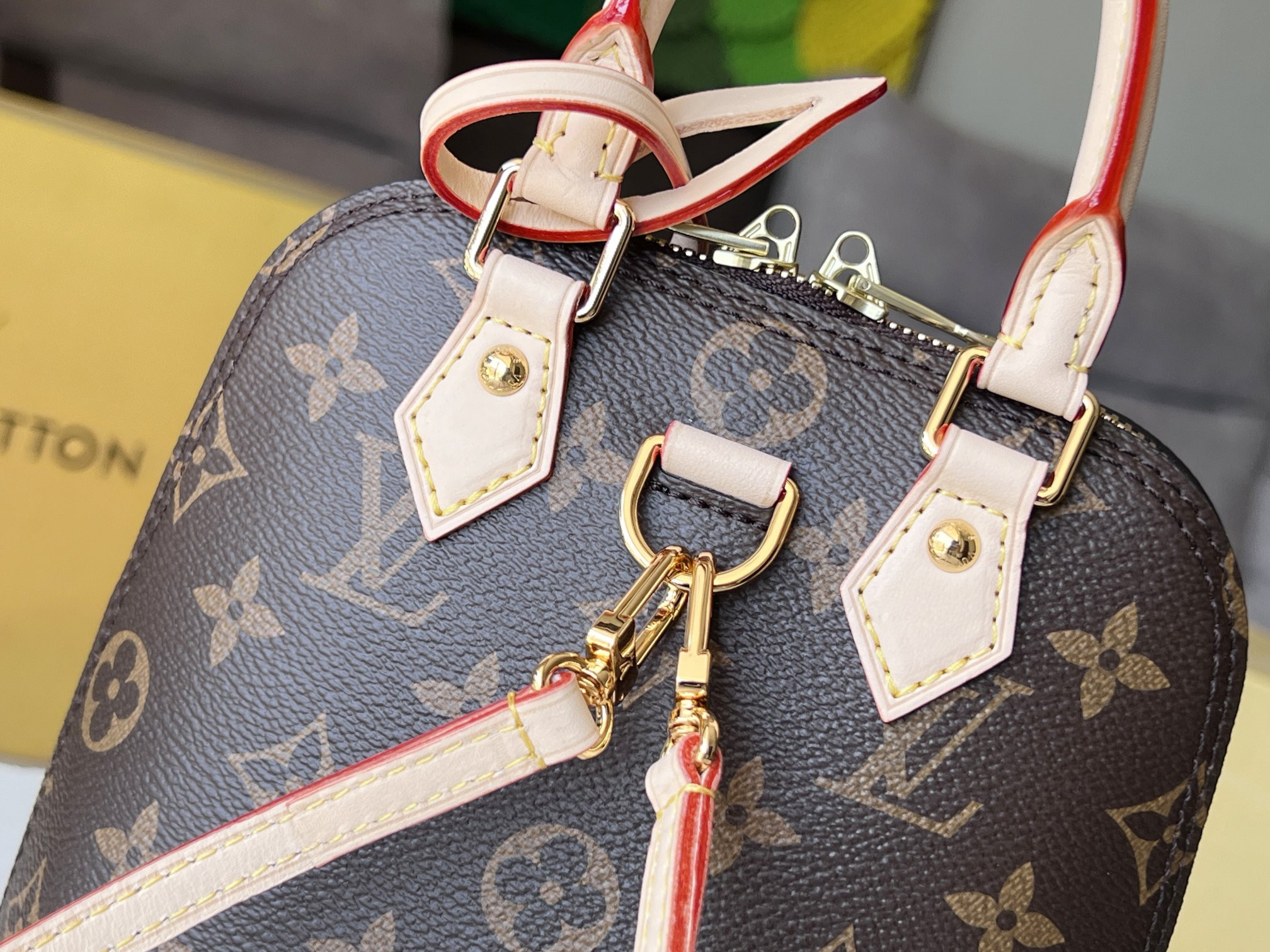 L0*is V*t0n M47132 Alma Backpack 15 x 20 x 10 cm