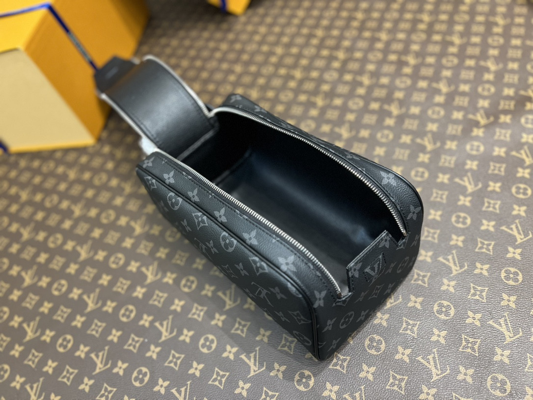 L0*is V*t0n M46354 Dopp Kit Toilet Pouch 28 x 15 x 16.5 cm