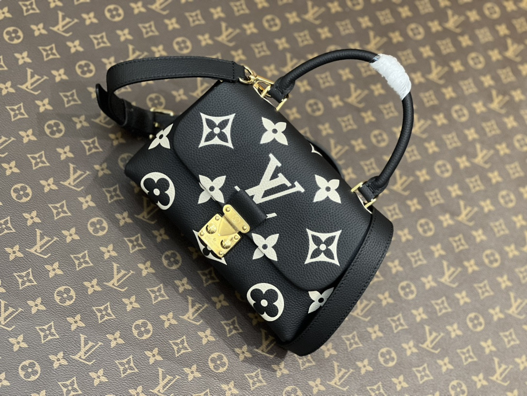 L0*is V*t0n M45978 Madeleine BB 9.4 x 6.7 x 3.3 inches