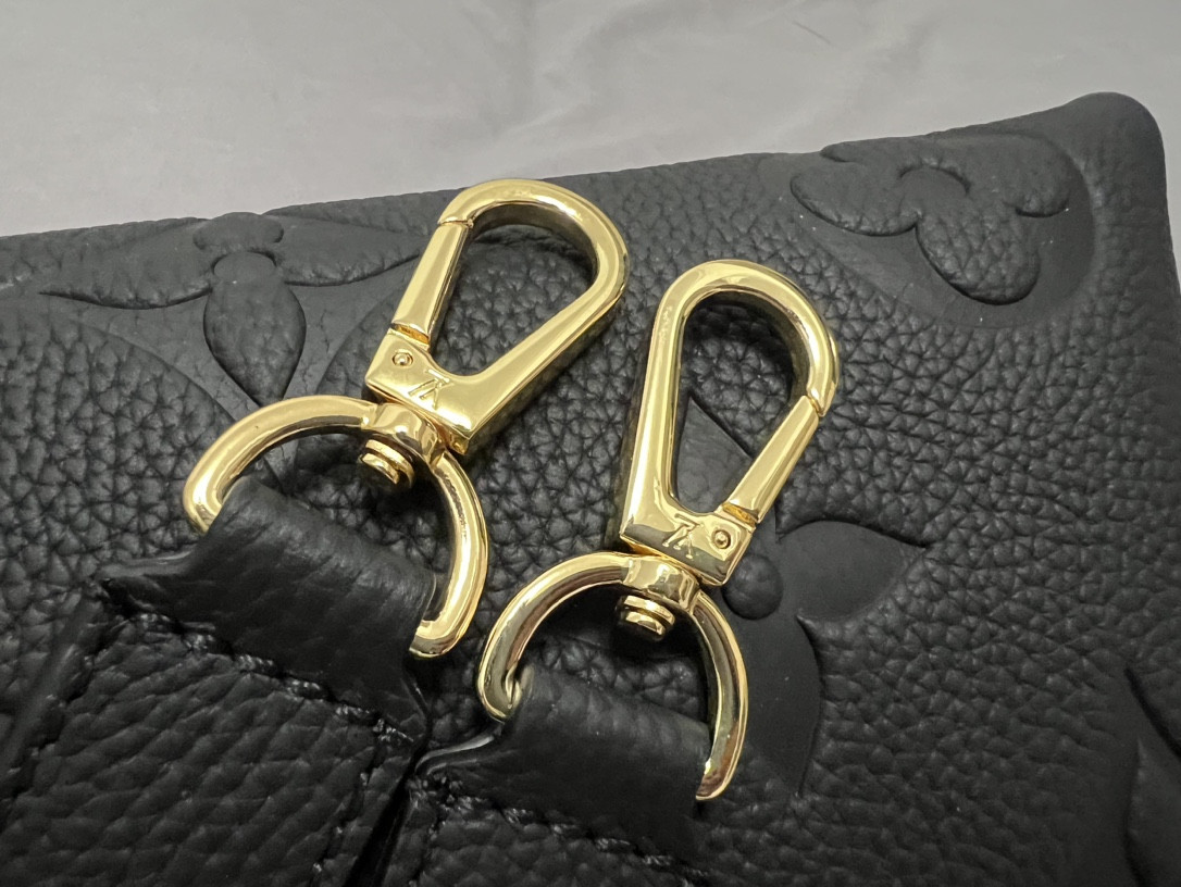 L0*is V*t0n M45977 Madeleine BB 9.4 x 6.7 x 3.3 inches