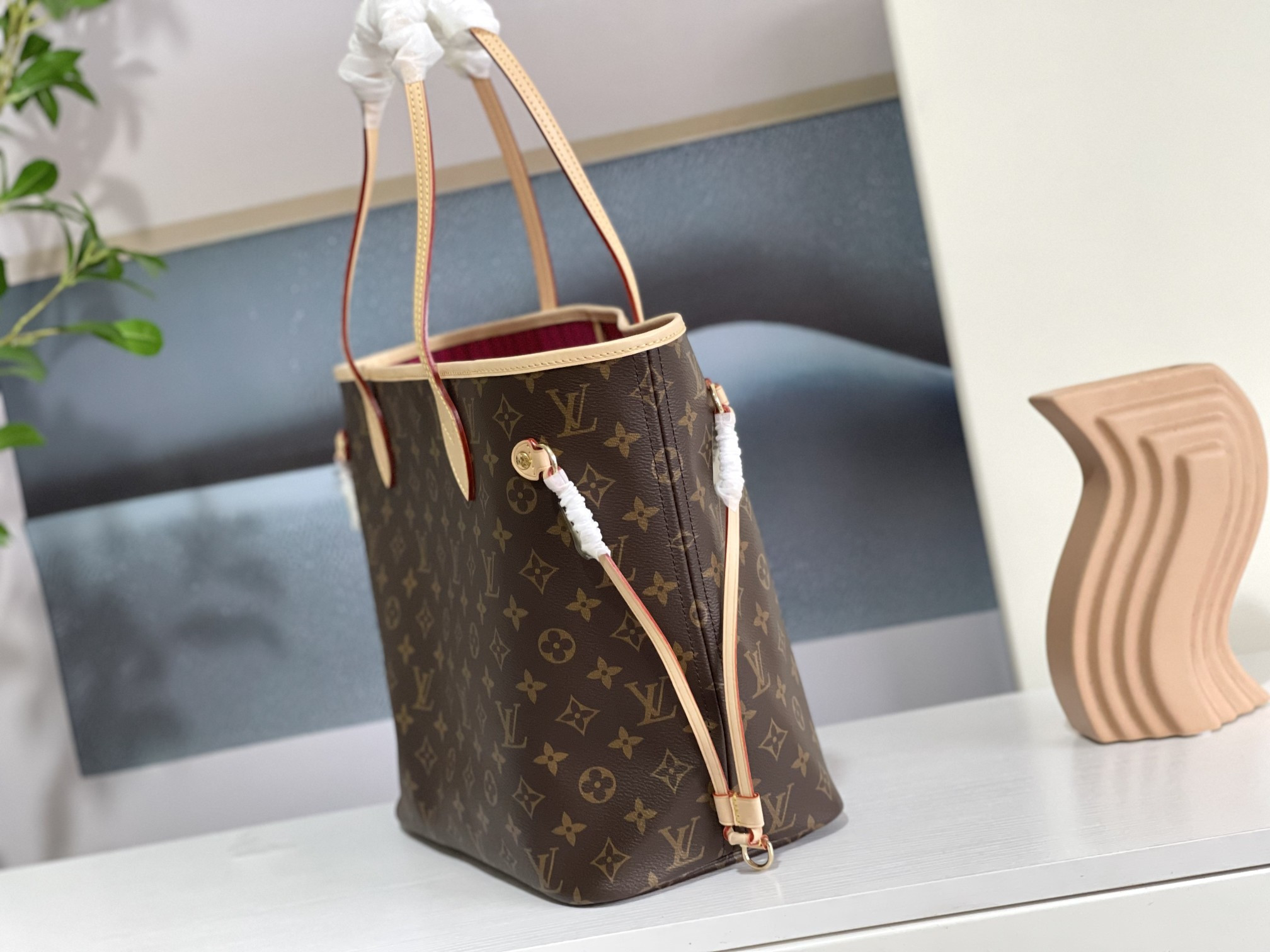 L0*is V*t0n M41178  Neverfull MM 12.6 x 11.4 x 6.7 inches Without Box