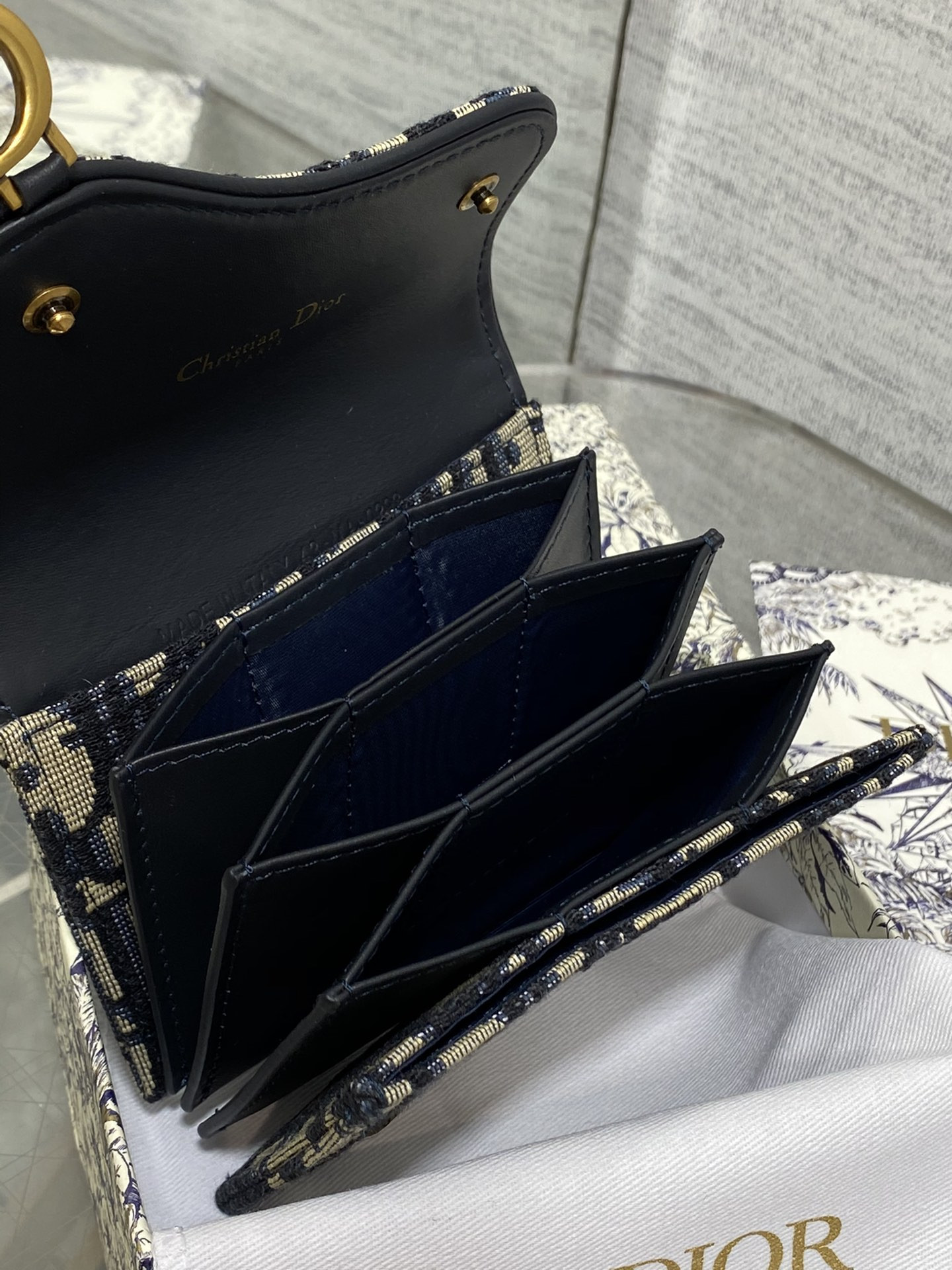 D*0r CARD HOLDER 12-10-5CM