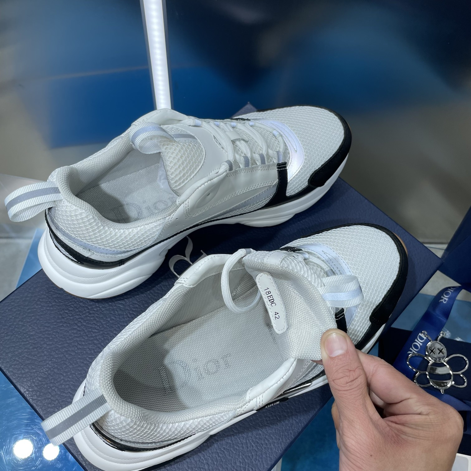 UA D*0r B22 white Sneaker