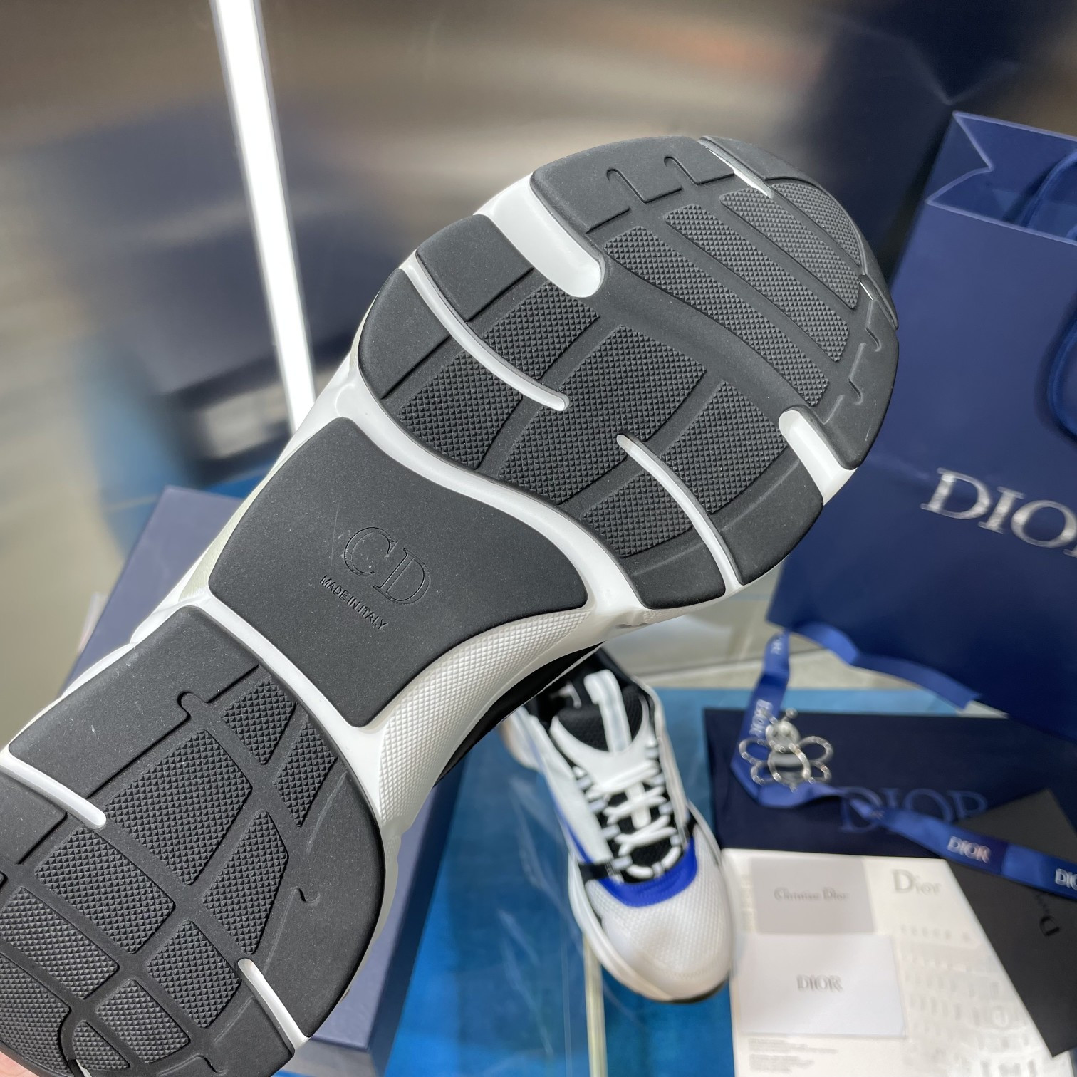 UA D*0r B22 white Sneaker