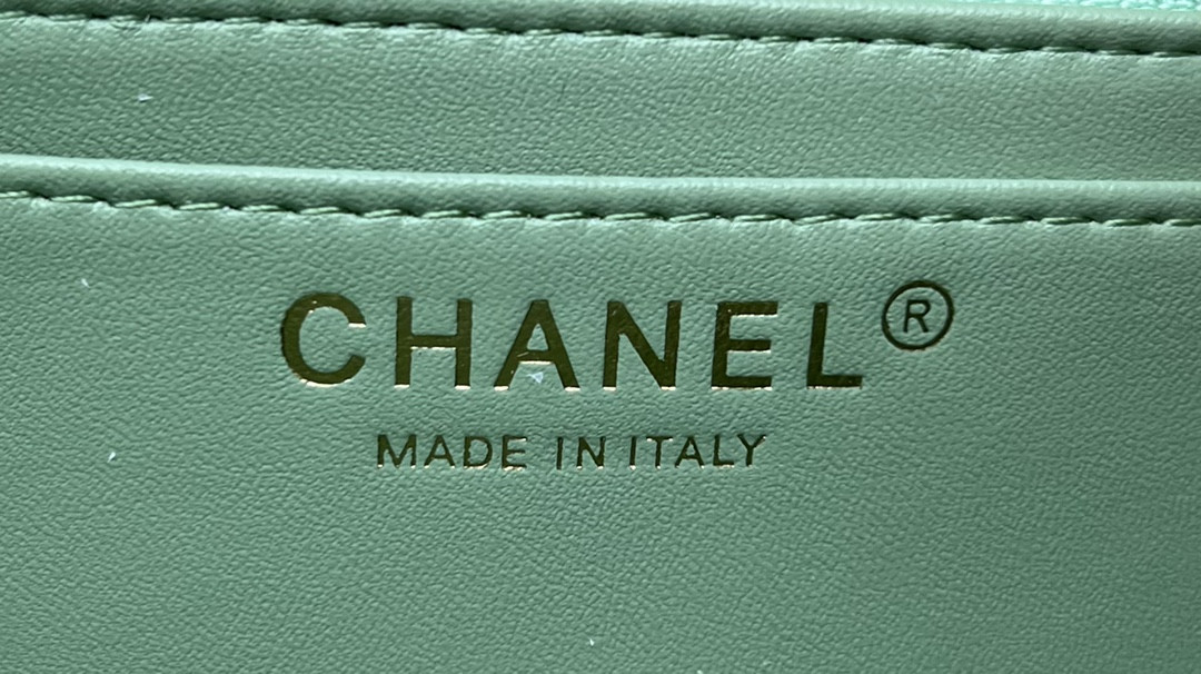 Ch*el MINI CLASSIC 11.12 HANDBAG Tweed & Gold-Tone Metal 4.7 × 7.8 × 2.3 in