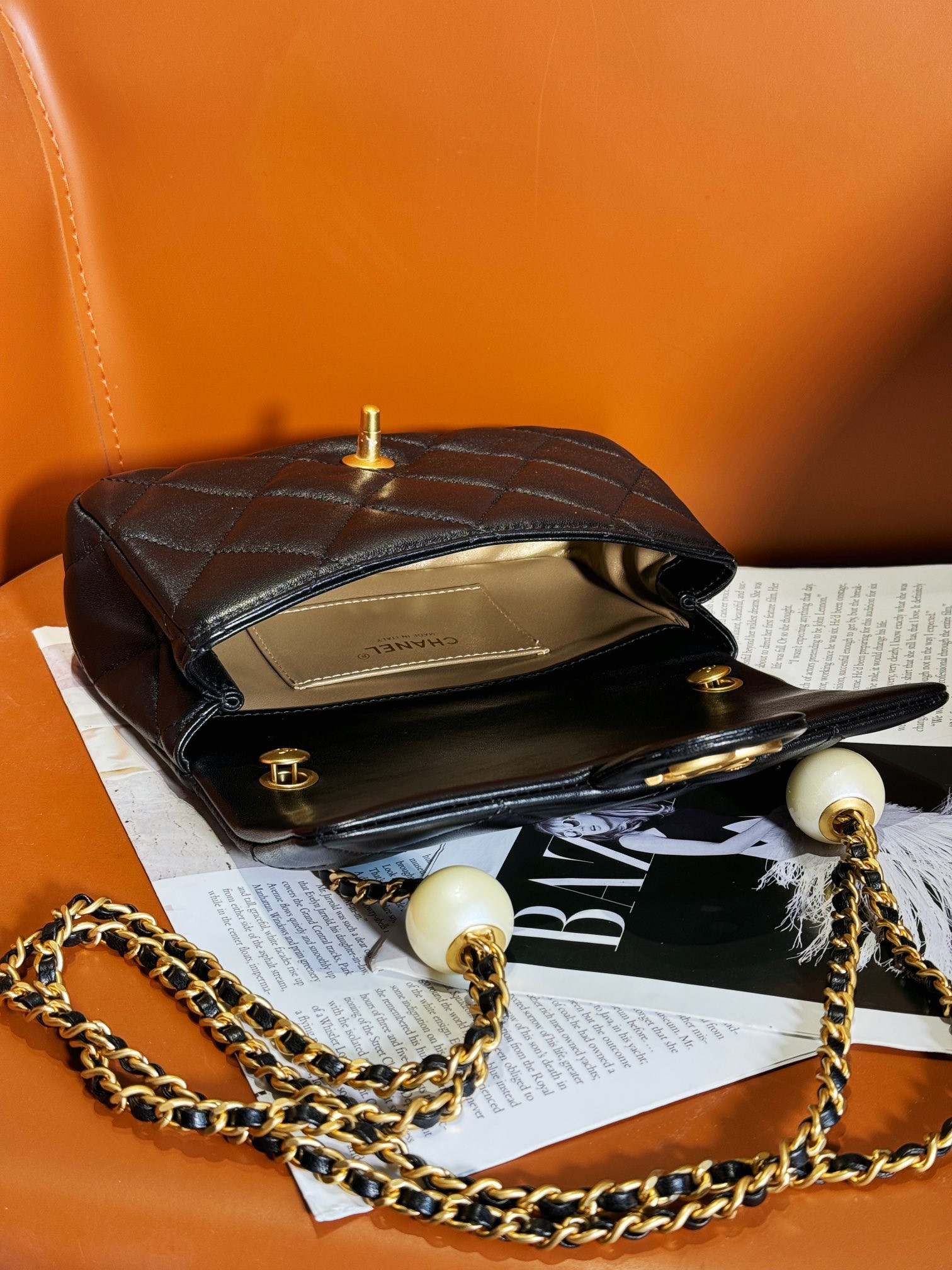 Ch*el CLASSIC HANDBAG Pearl Chain 13x20.5x6.5cm