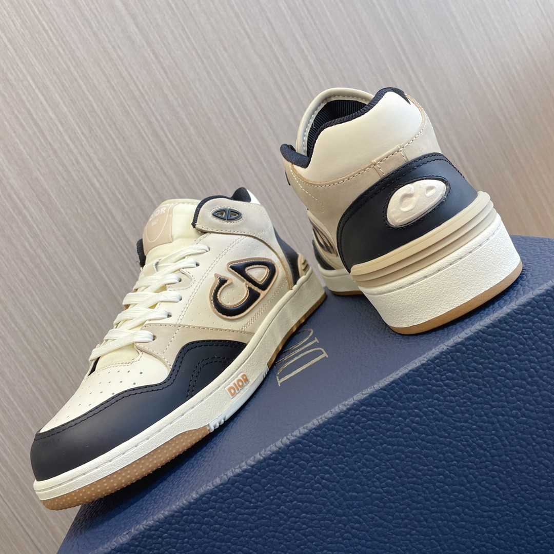 UA D*0r B57 Mid-Top Sneaker