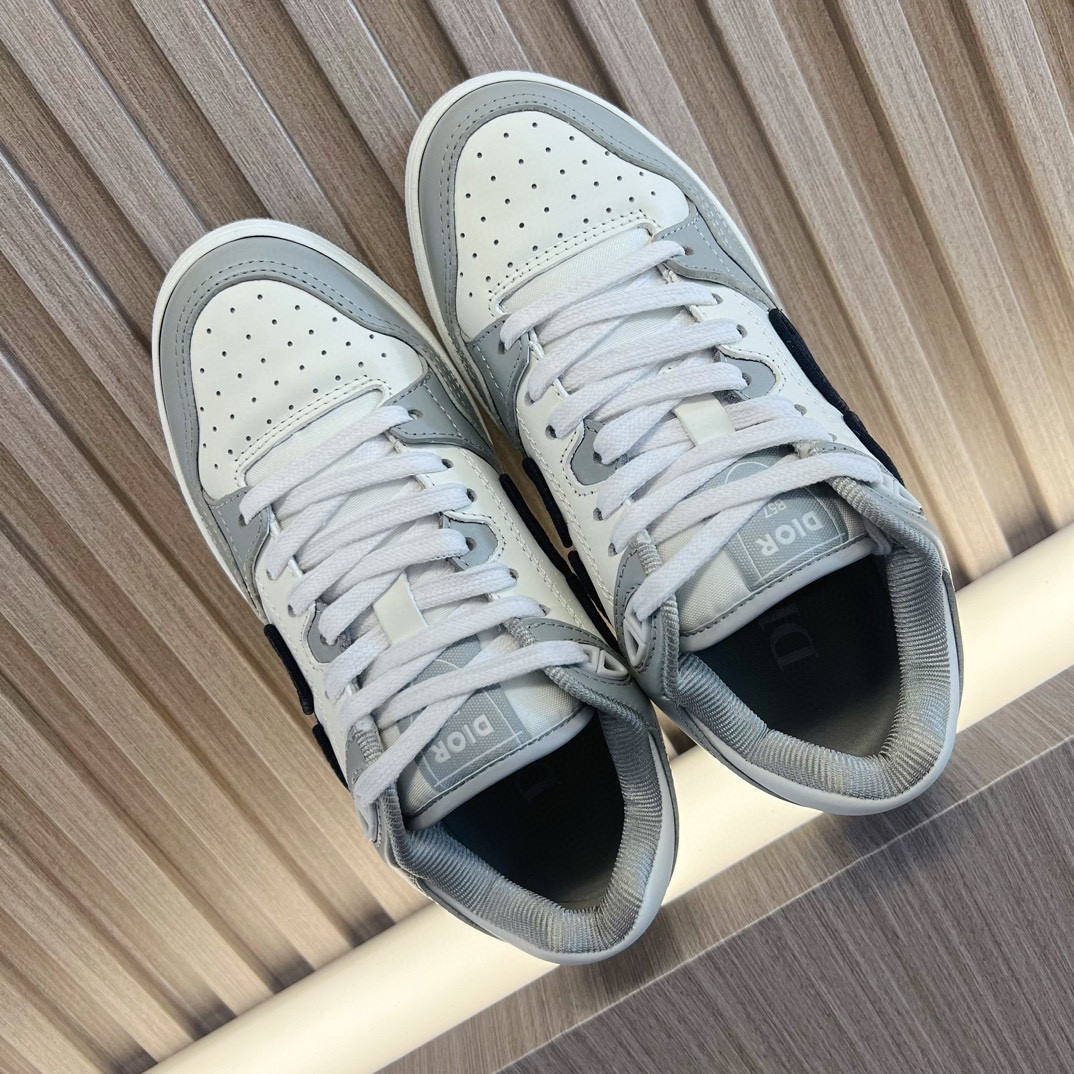 UA D*0r B57 Low-Top Sneaker  Gray and White