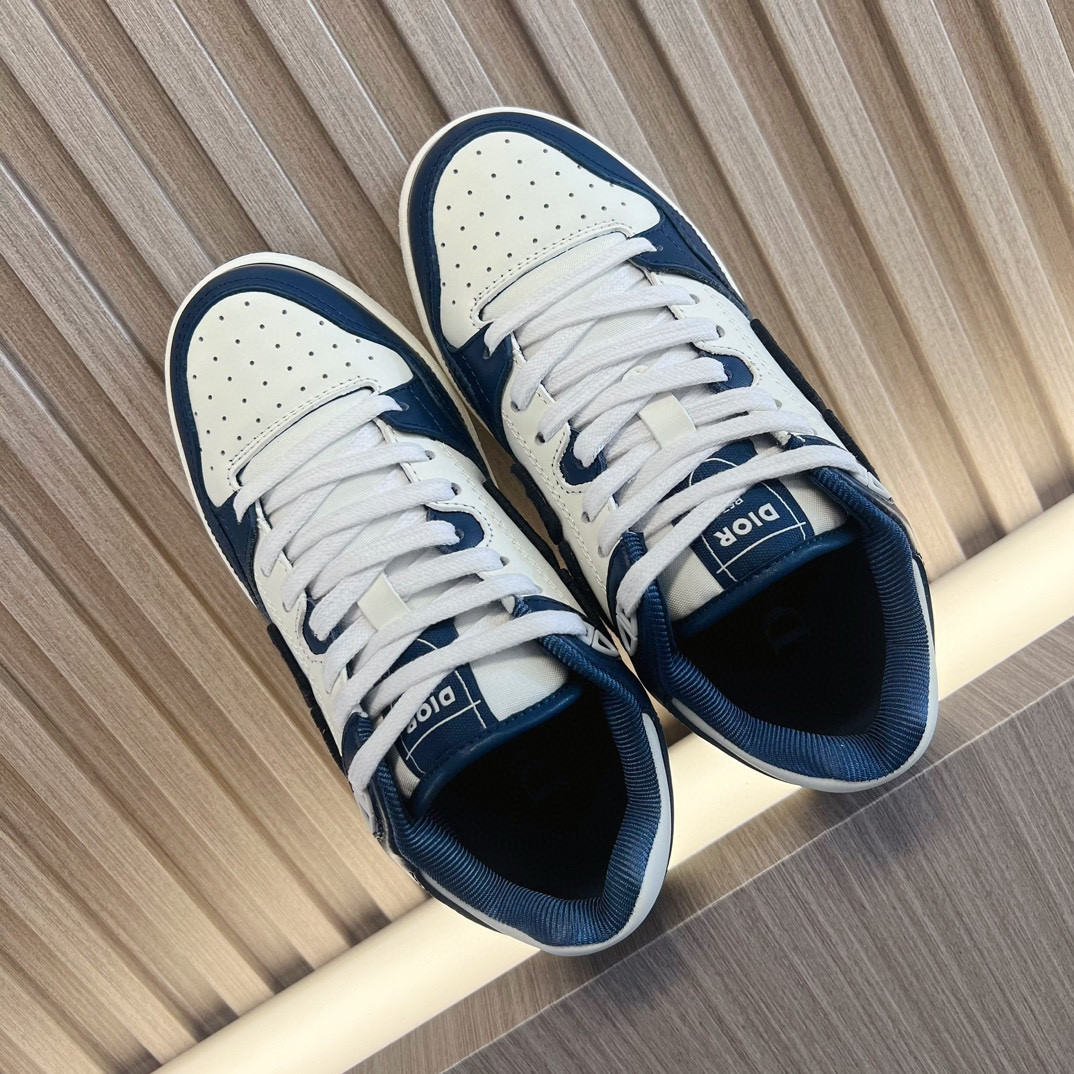 UA D*0r B57 Low-Top Sneaker Navy Blue and White