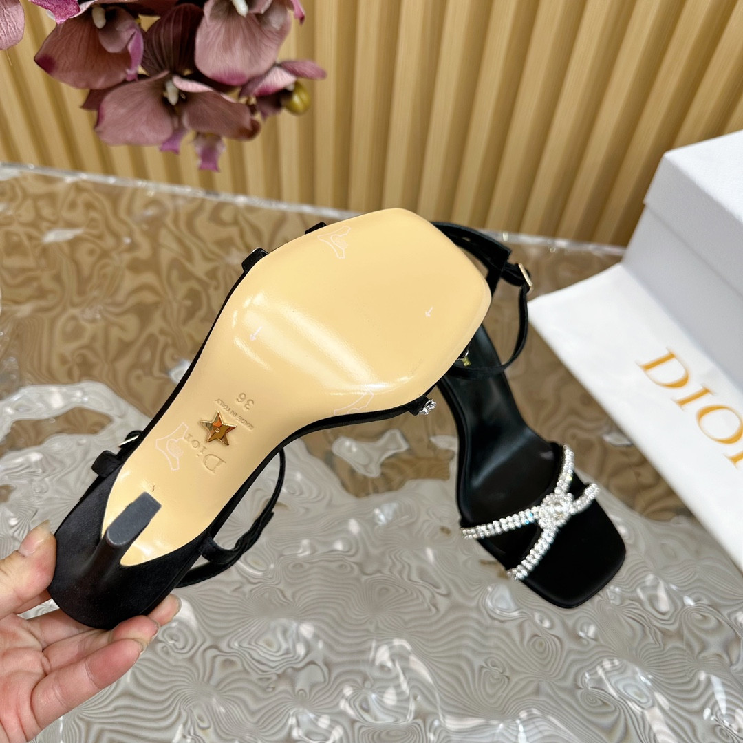 UA D*0r Slingback Pump