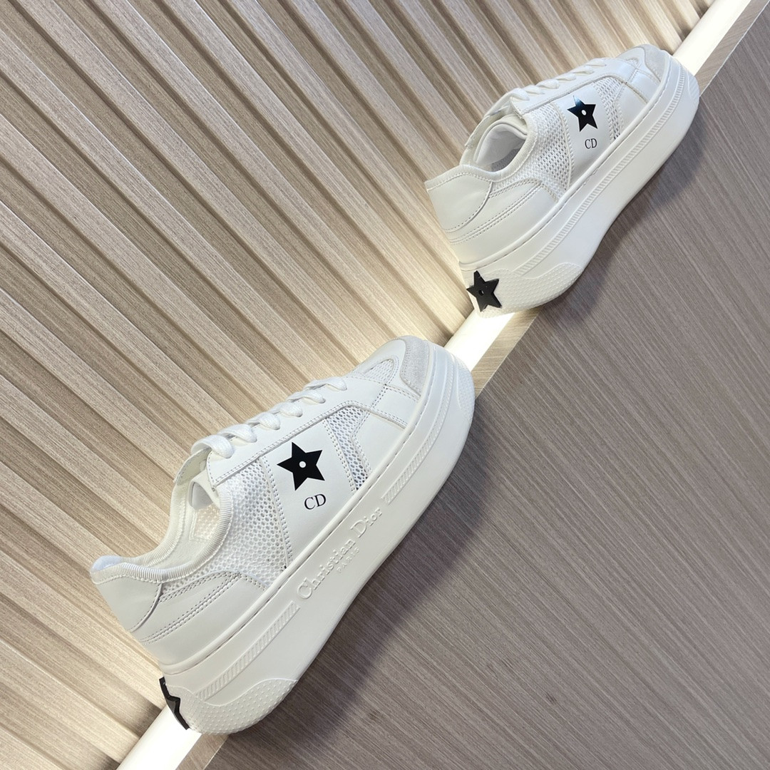 UA D*0r Star Platform Sneaker