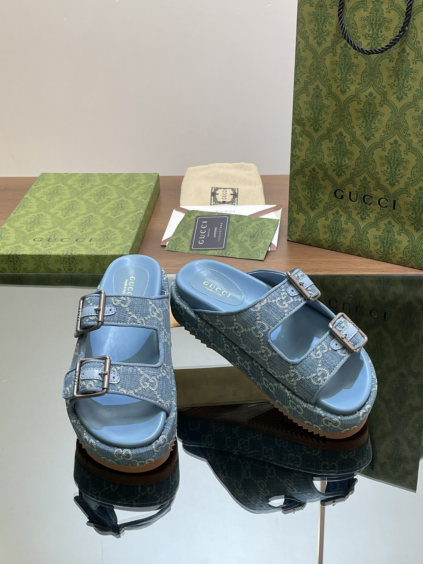 UA G*u*i SANDAL WITH DOUBLE G