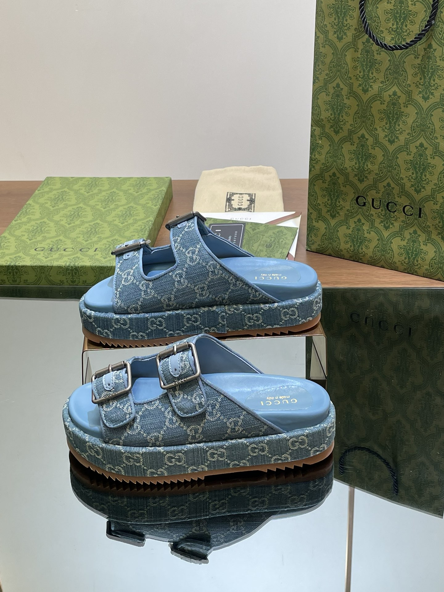 UA G*u*i SANDAL WITH DOUBLE G