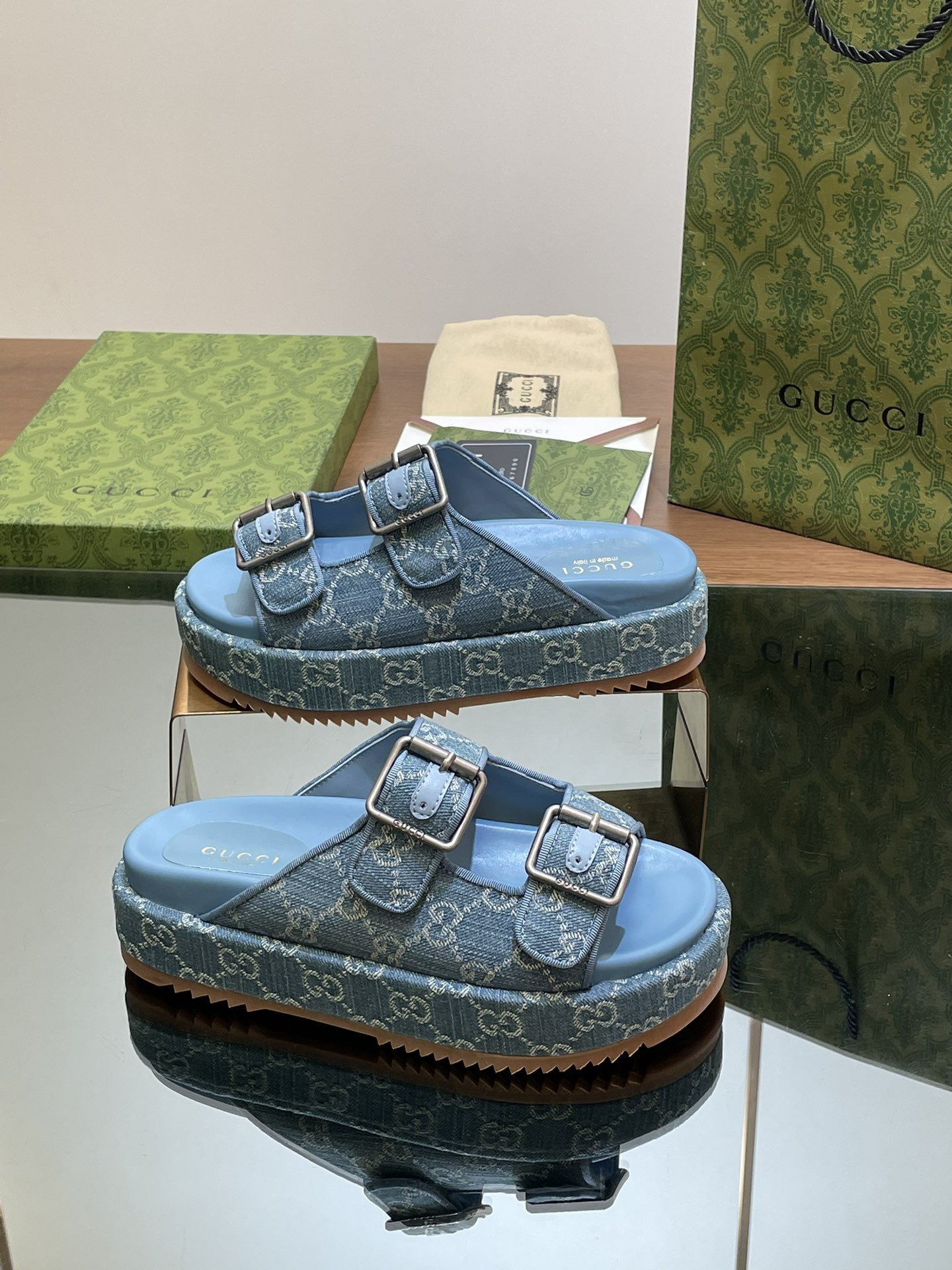 UA G*u*i SANDAL WITH DOUBLE G