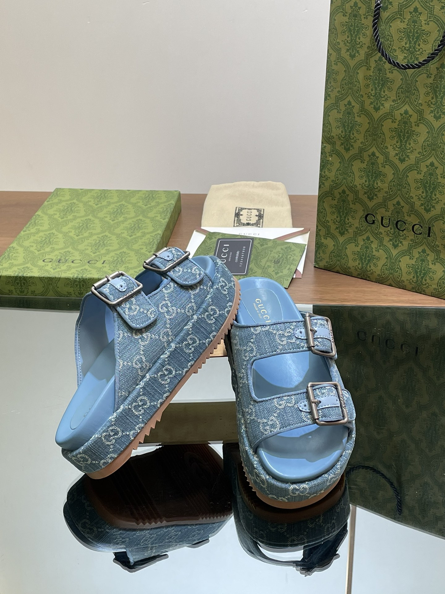 UA G*u*i SANDAL WITH DOUBLE G