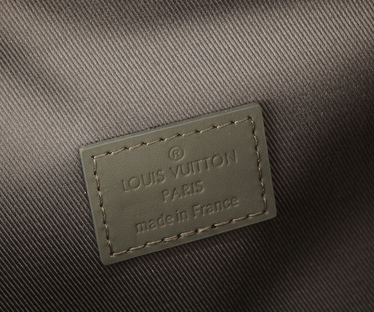 LV Pilot Wearable Wallet M83560 7.9 x 4.7 x 2.2 in