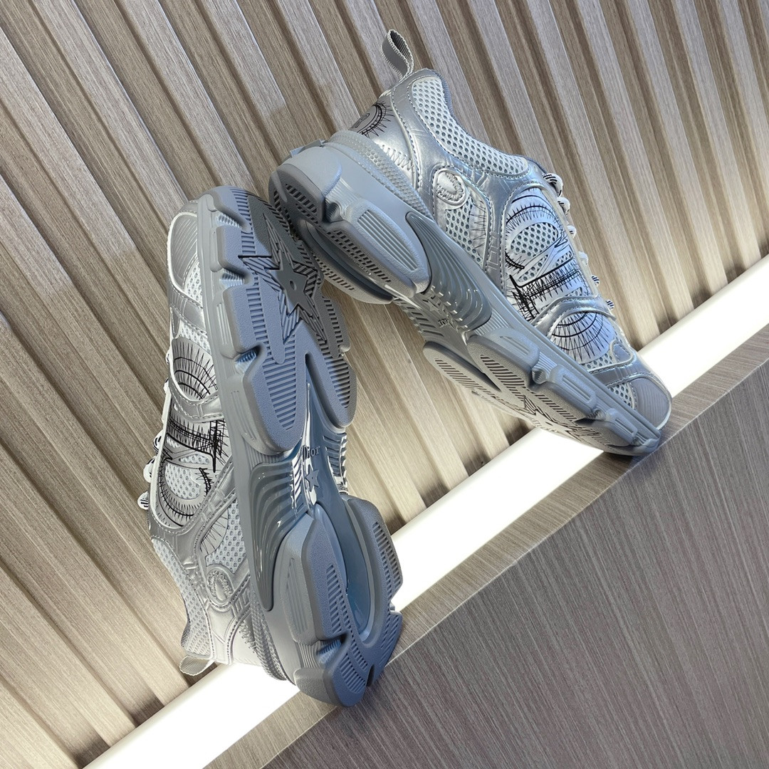 UA D*0r Chrono Sneaker Gray Mesh with Silver-Tone