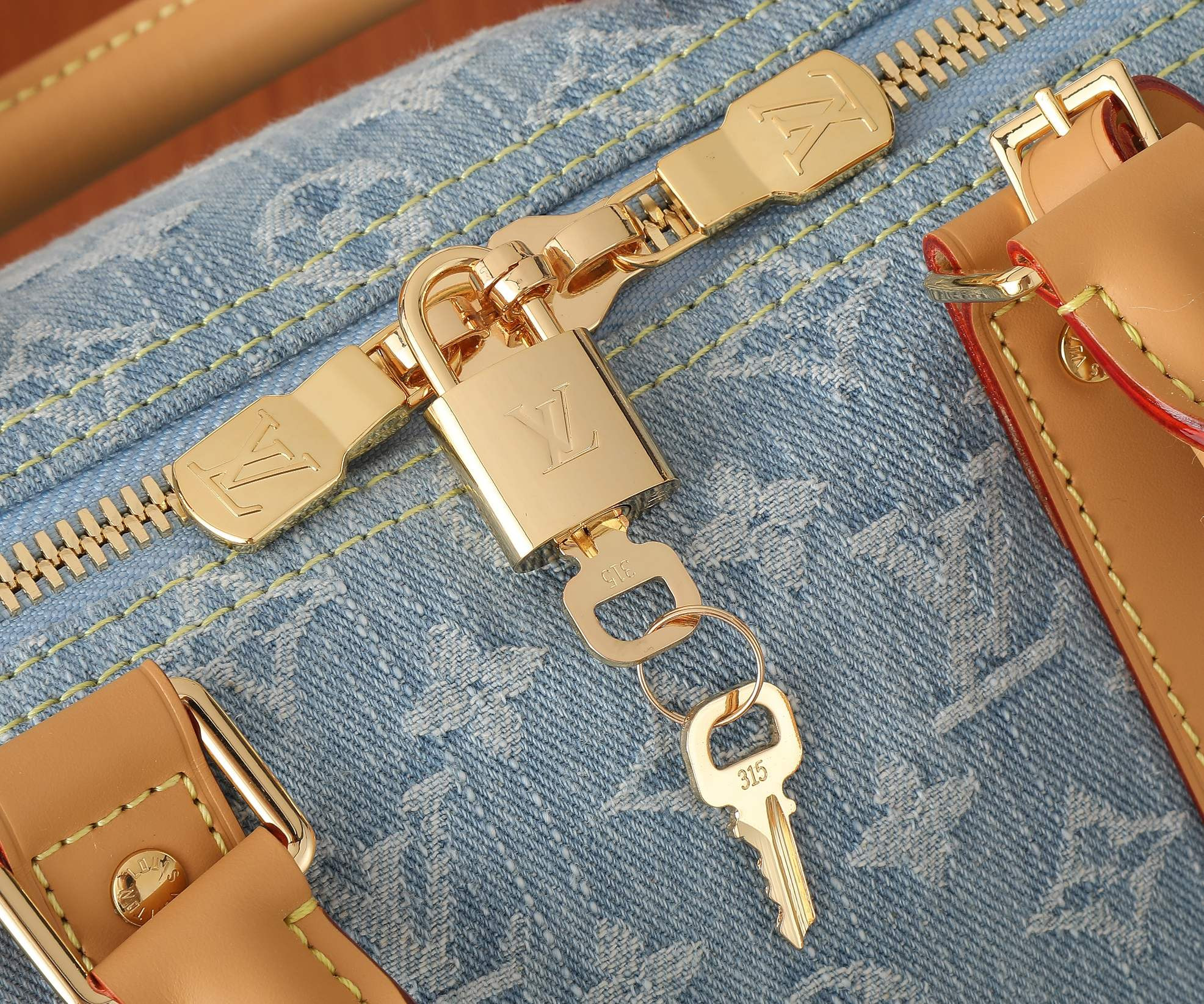 LV Keepall Bandoulière 45 M25334 17.7 x 10.6 x 7.9 inches