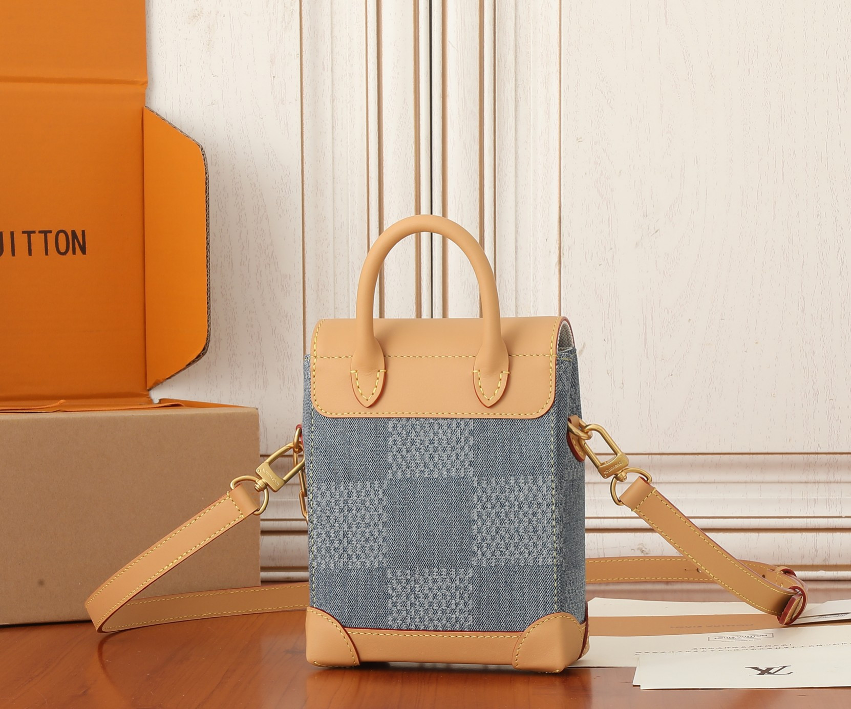 LV Nano Steamer N40751 5.9 x 7.1 x 2.8 inches