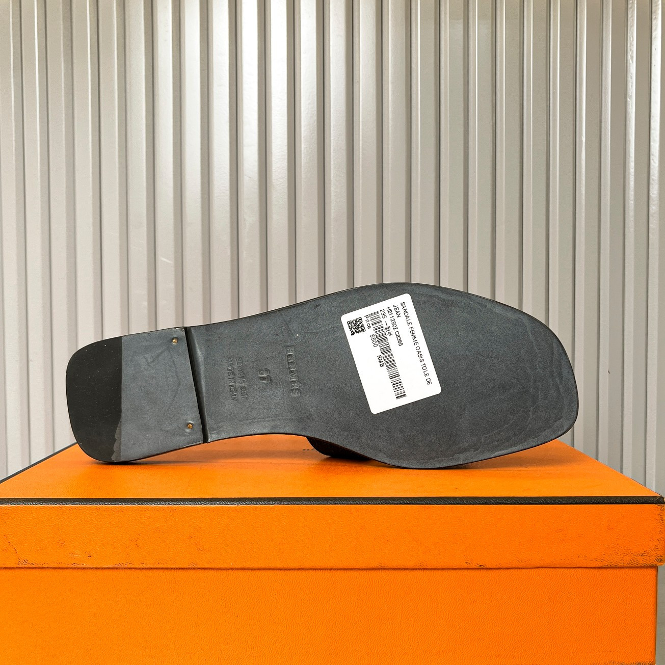 UA Hermès Oran sandal