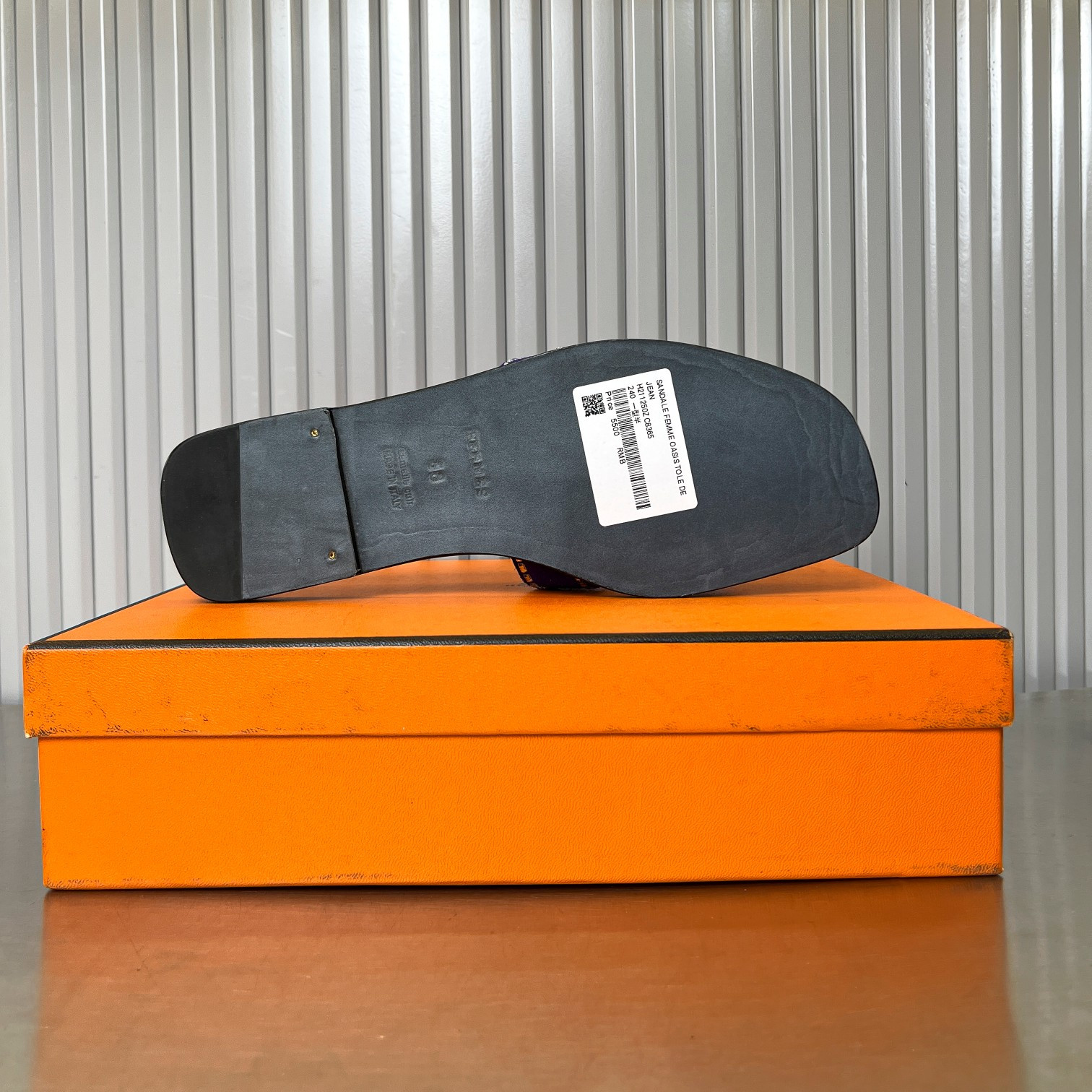 UA Hermès Oran sandal