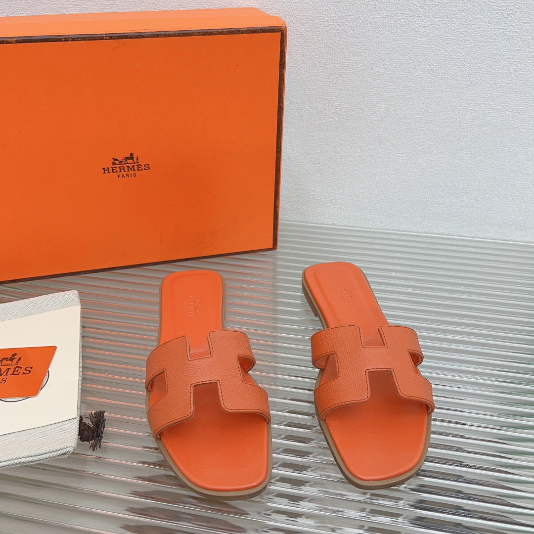 UA Hermès Oran sandal
