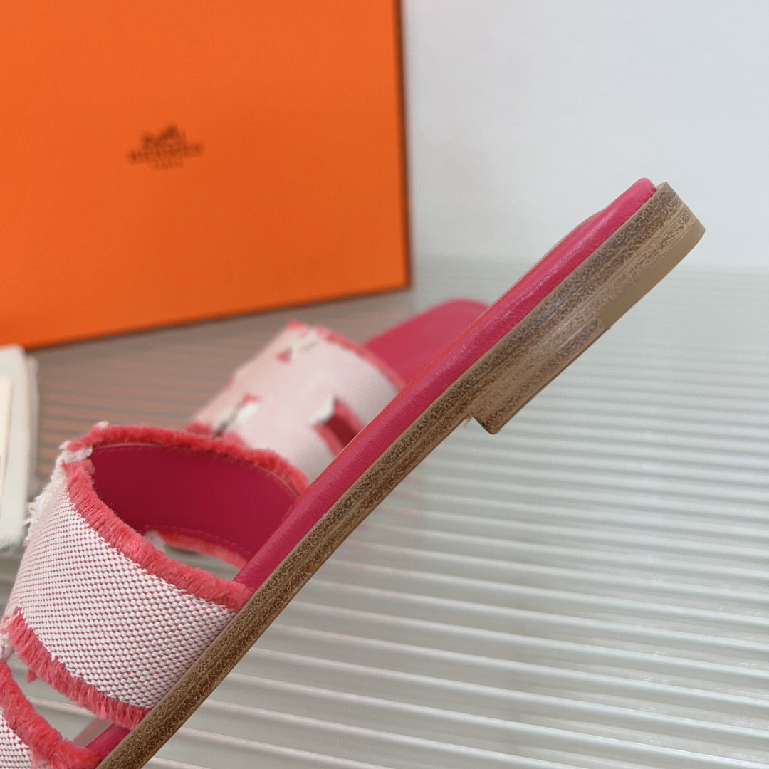 UA Hermès Oran sandal