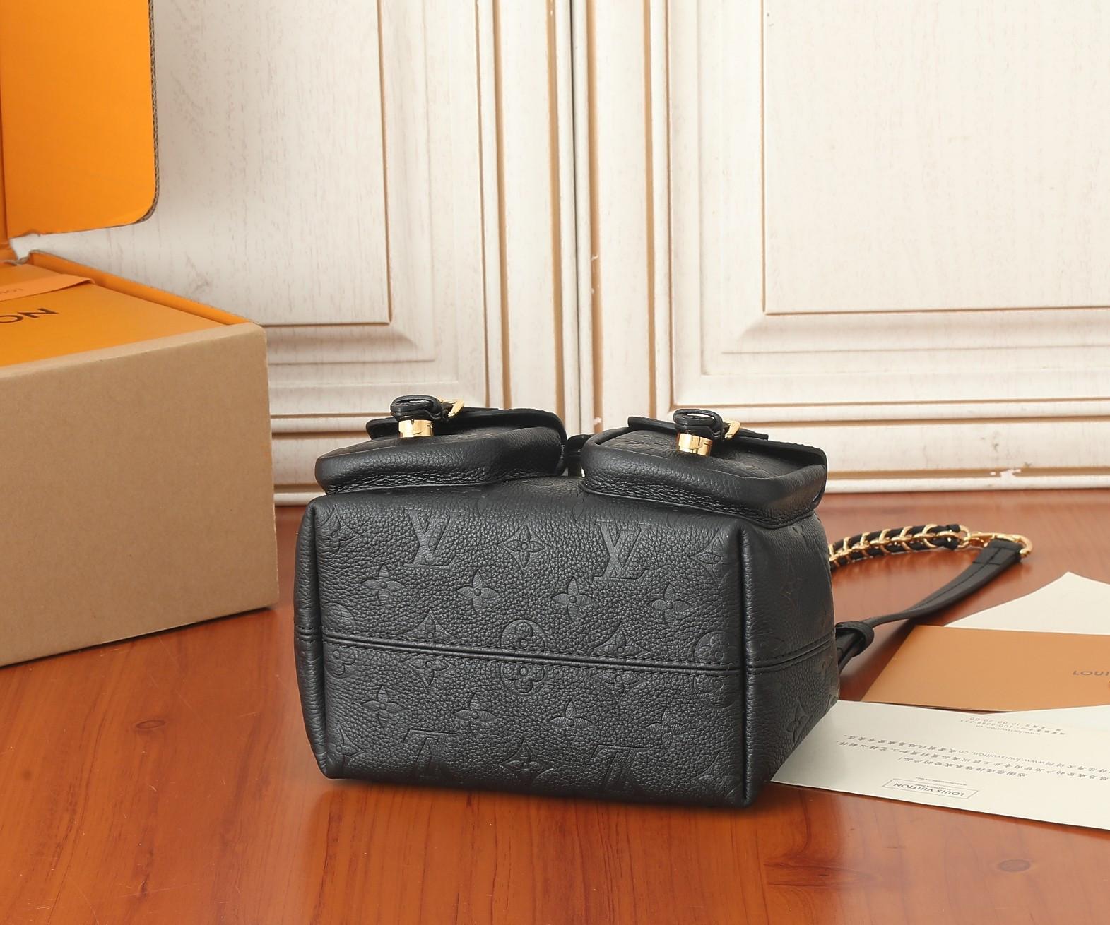 LV Backup M47072 7.9 x 8.7 x 5.5 inches