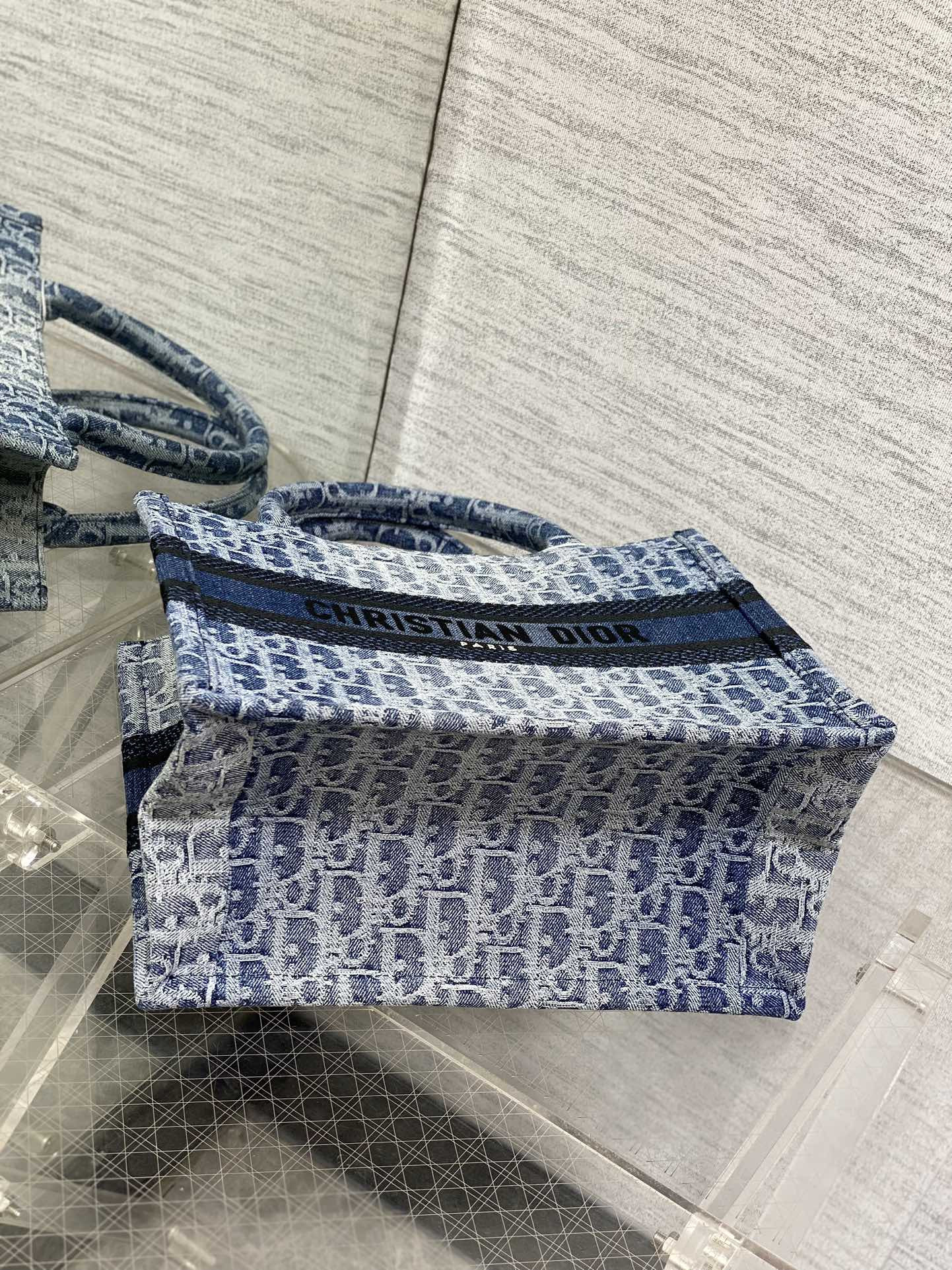 Large D*0r Book Tote Blue Denim D*0r Oblique Jacquard 26x8x22cm