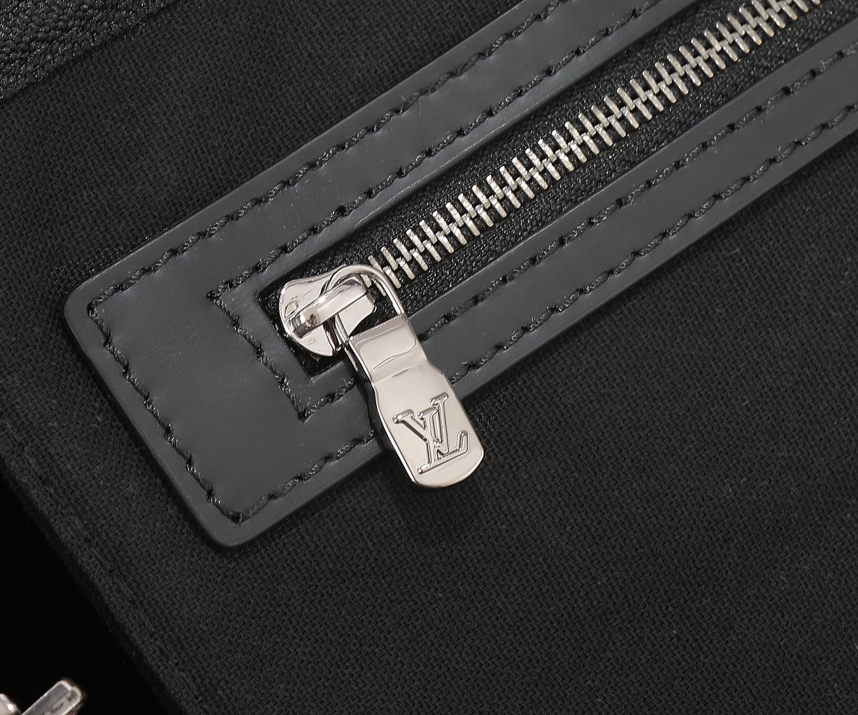 L0*is V*t0n Keepall Bandoulière 55 M40605