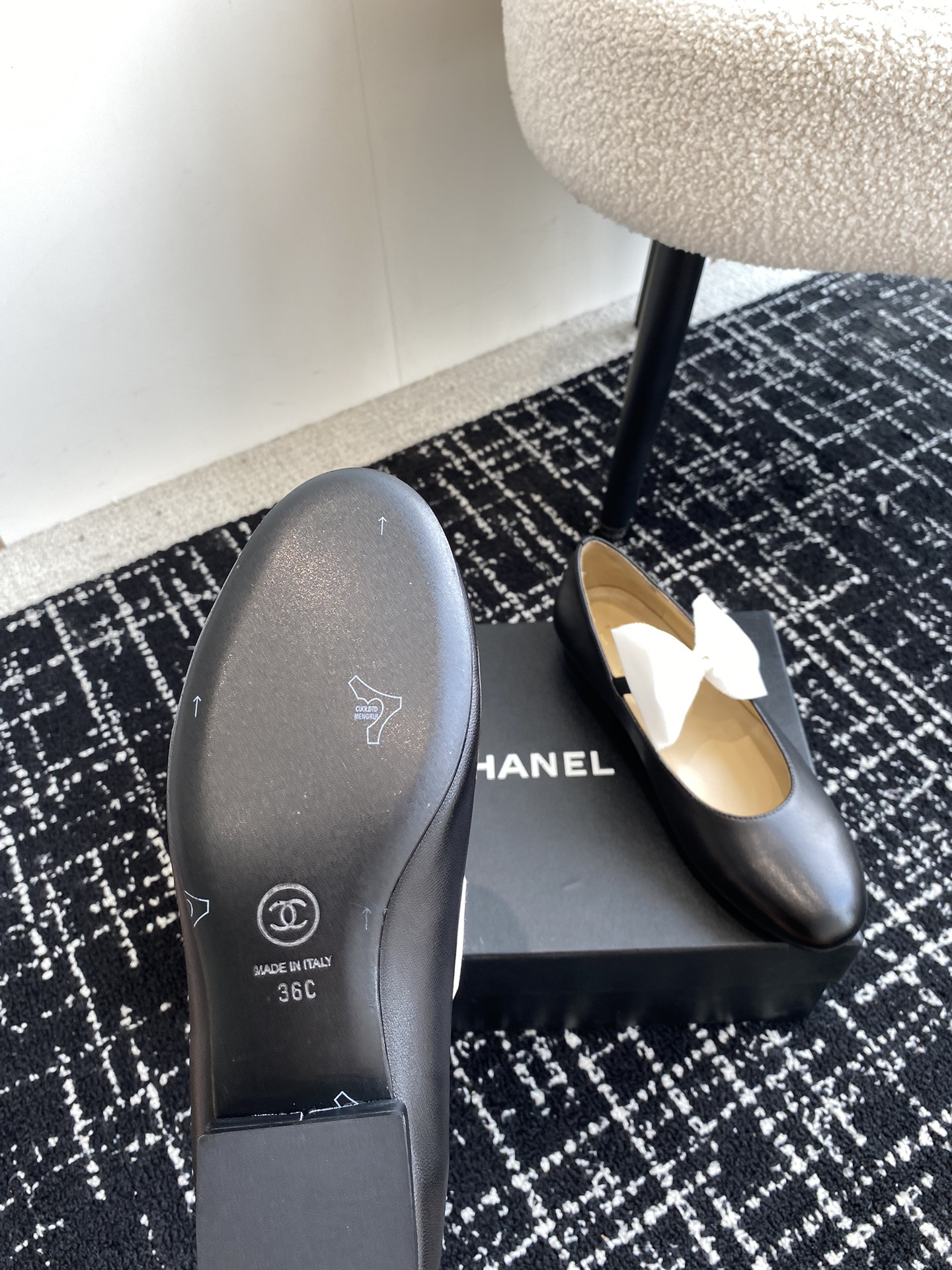 UA Ch*el MARY JANES FLAT