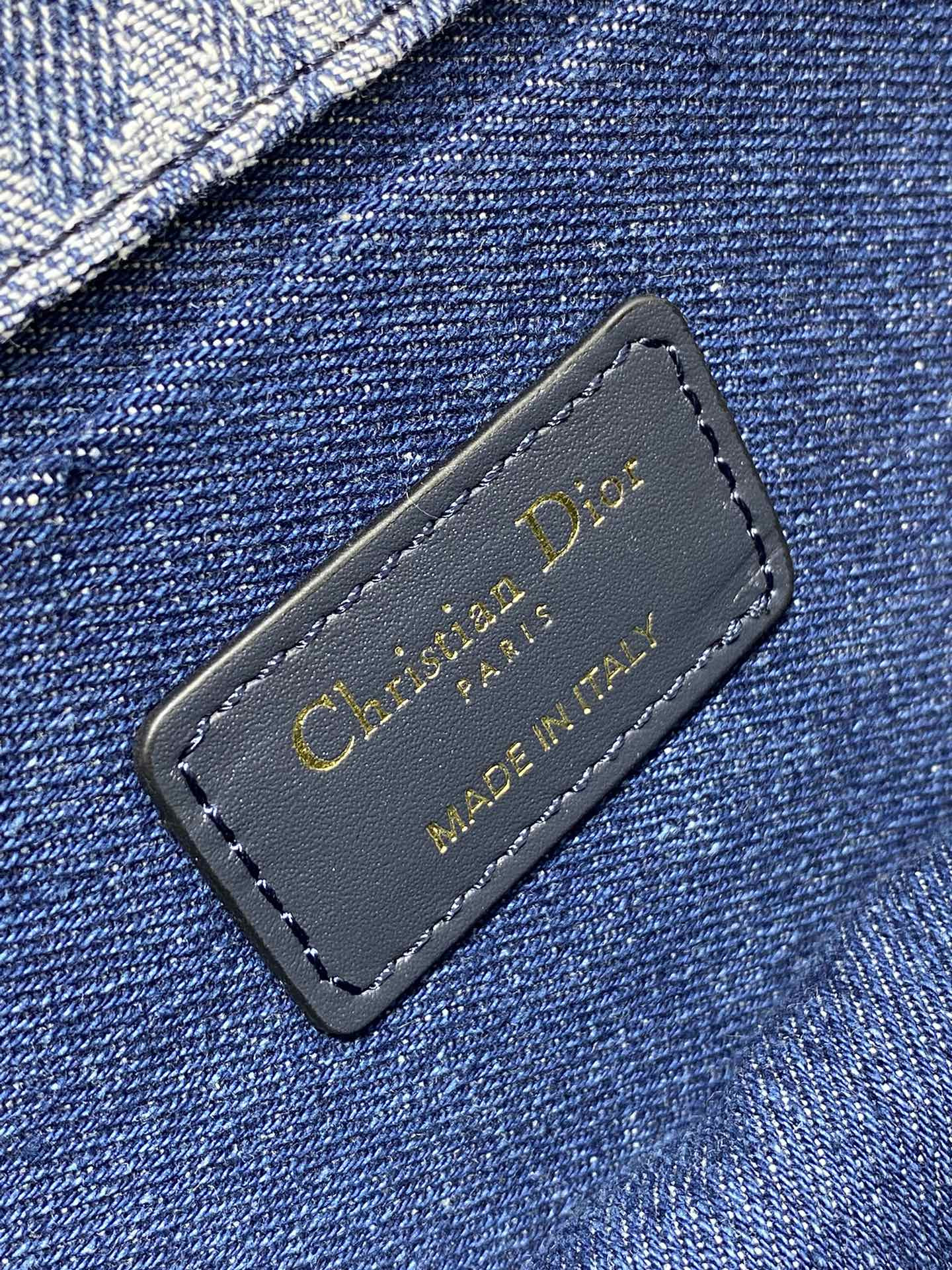 D*0r 30 Montaigne East-West Bag with Chain Blue Denim D*0r Oblique Jacquard  21 x 12 x 6 cm