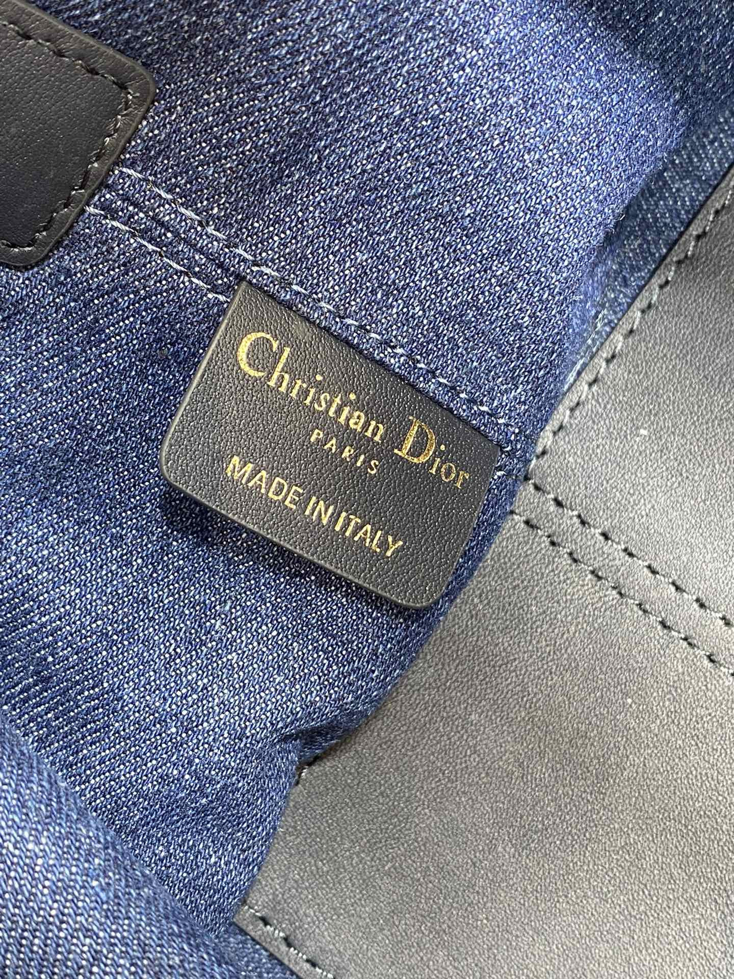 Small D*0r Toujours Bag  Blue Denim D*0r Oblique Jacquard 23 x15 x15cm