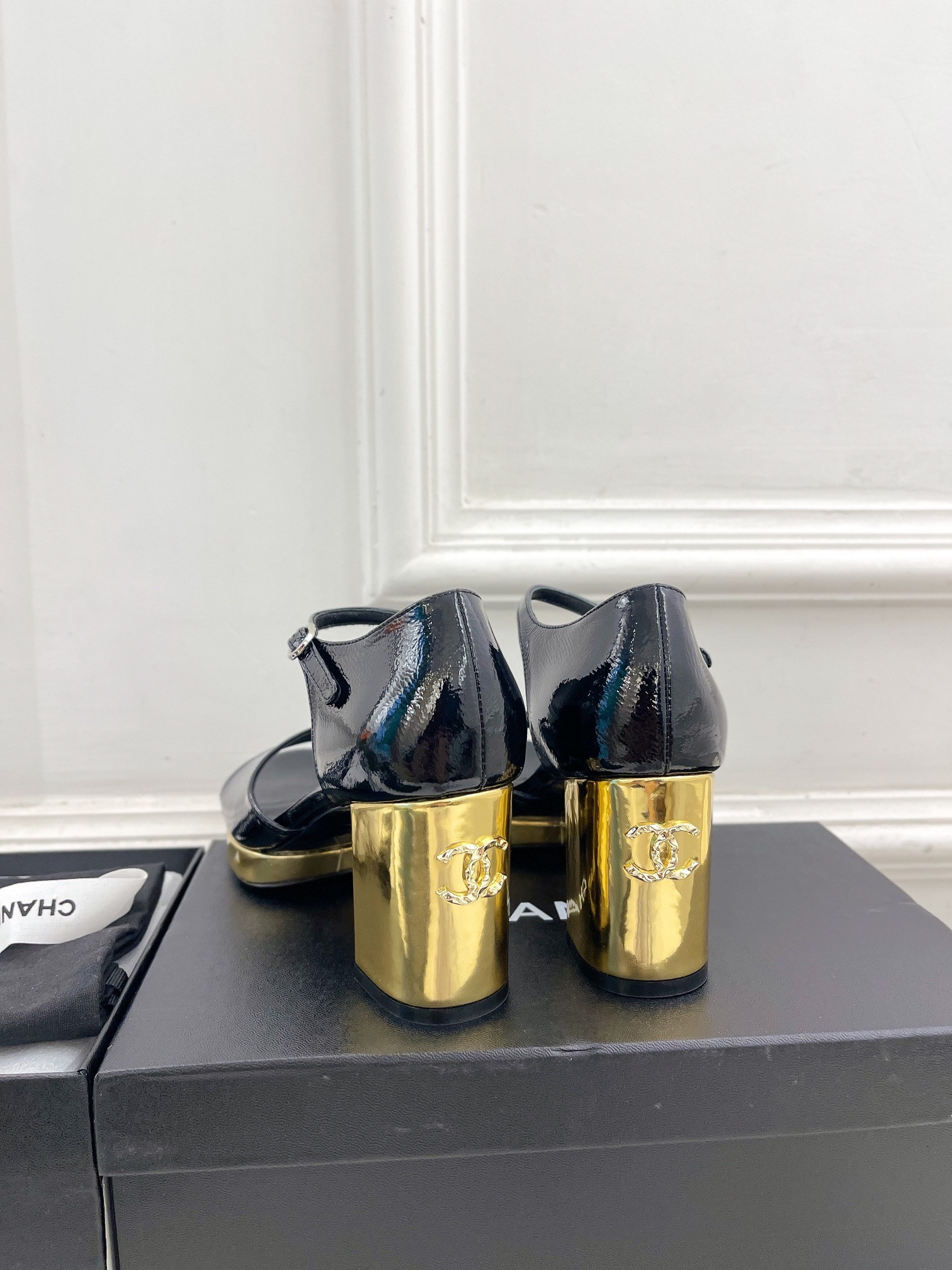 UA Ch*el HEELED SANDALS