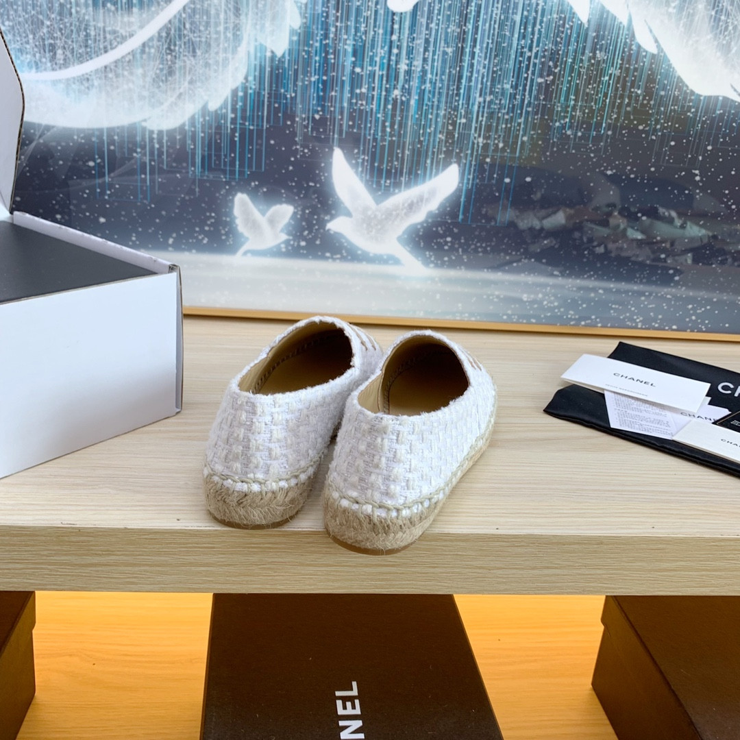 UA Ch*el ESPADRILLES