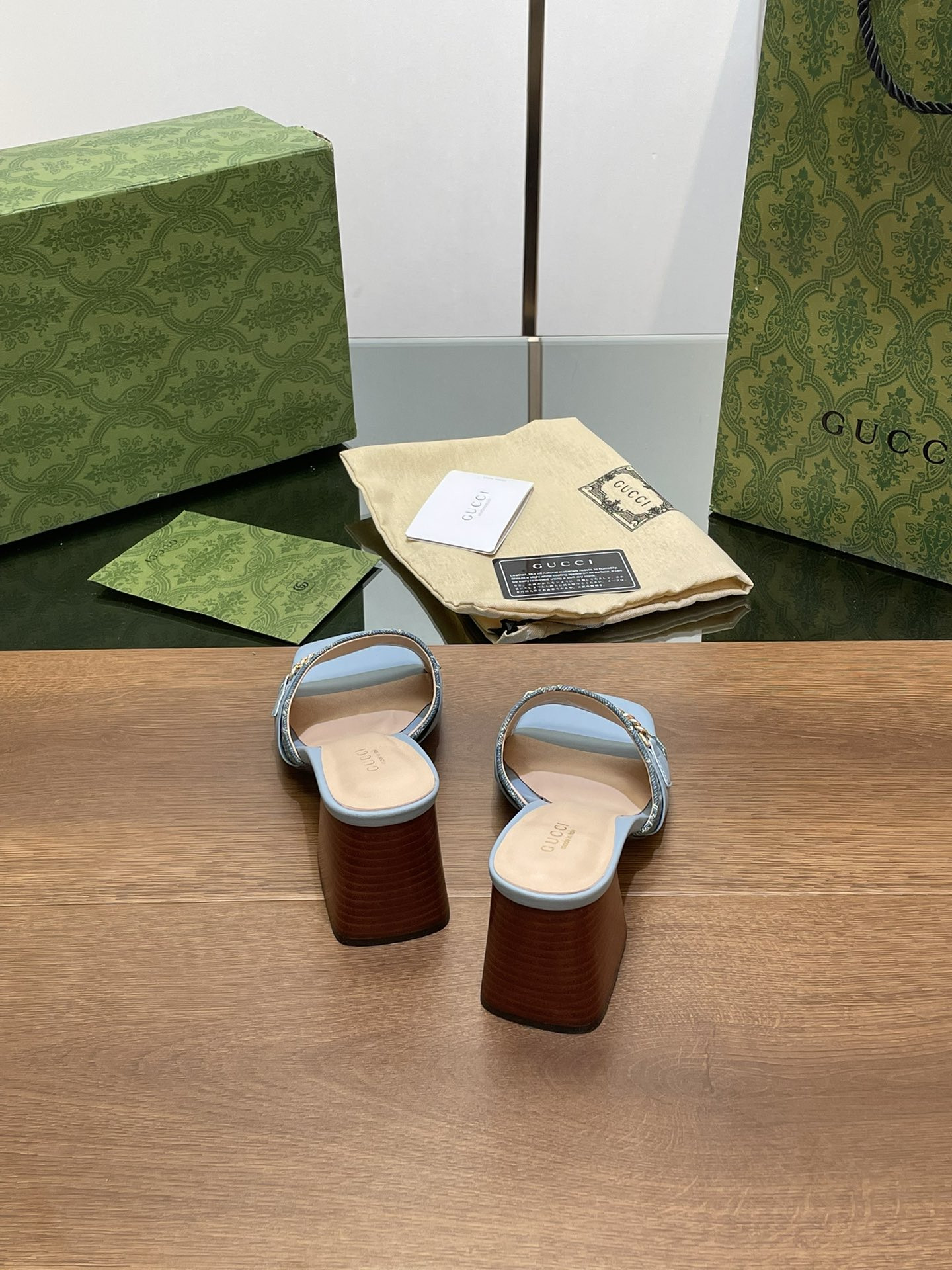 UA G*u*i SIGNORIA SLIDE SANDAL